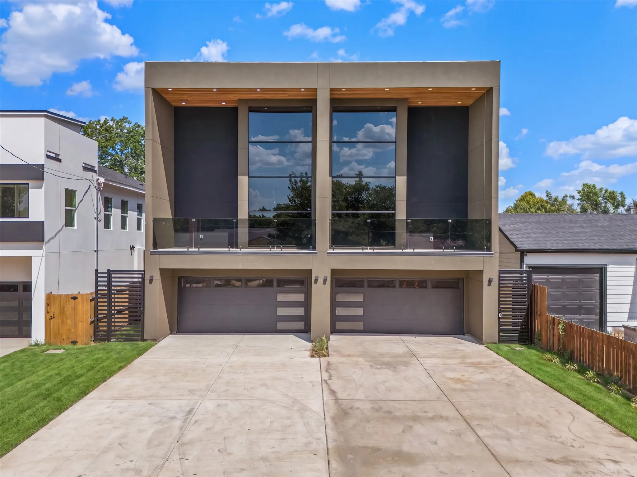 Single Family Residence For Sale in Dallas County , 820 Lambert Street, Dallas, Texas 75203, 5 Bedroom, 4 Bathroom, 2 Garage spaces, 3,060 Sqft, built in 2026, mls#21355550, Real Estate Agent in Dallas, Homes For Sale in Dallas county, Homes For Sale in Dallas, Realtor in Dallas Texas, Real Estate Brokerage Independent Realty Texas, Luminita Cordes Realtor