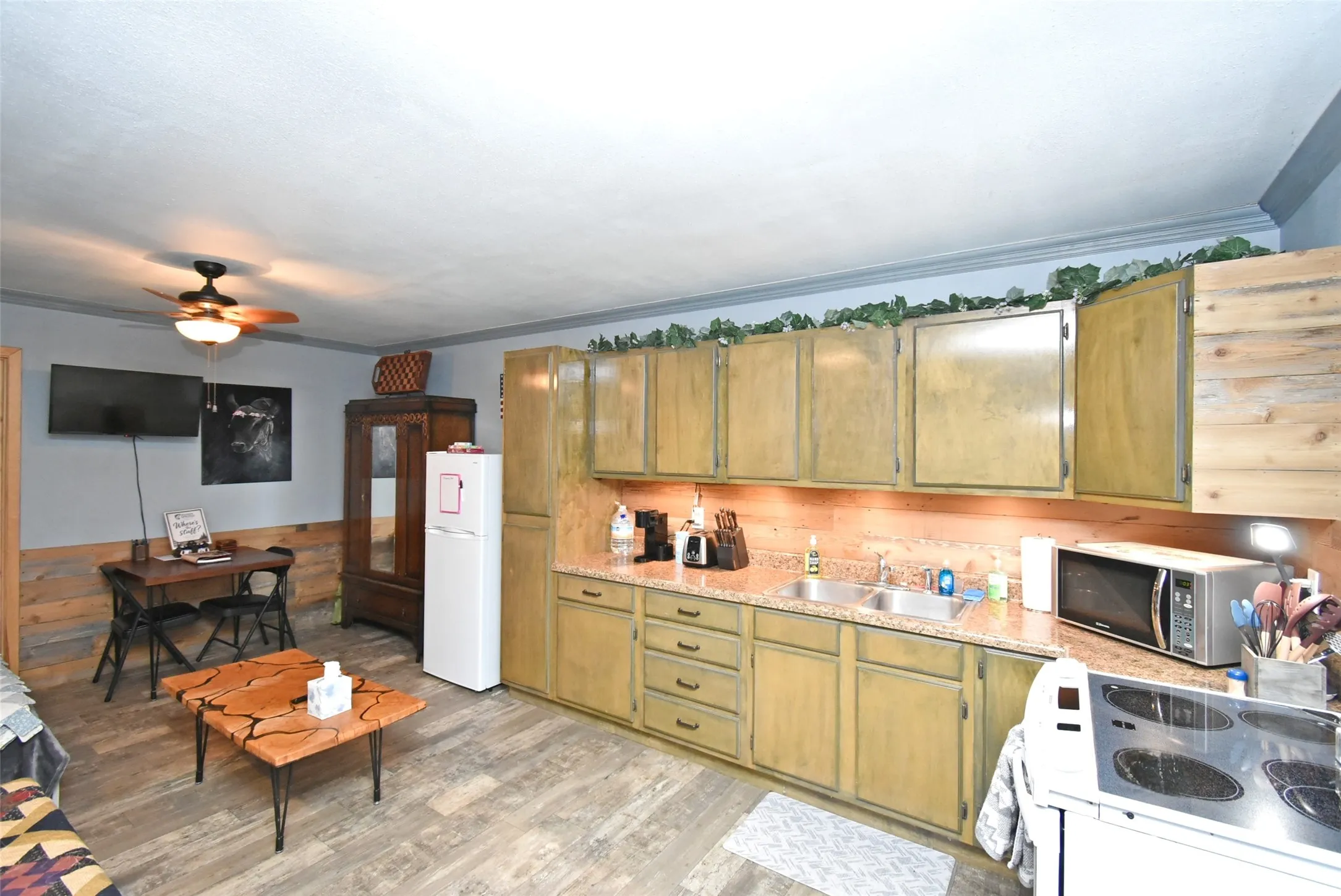 Single Family Residence For Sale in Wood County , 187 County Road 3230, Quitman, Texas 75783, 0, 1 Bathroom, Garage spaces, 6,000 Sqft, built in 2022, Price $425,000, mls#21355541, Real Estate Agent in Quitman, Homes For Sale in Wood county, Homes For Sale in Quitman, Realtor in Quitman Texas, Real Estate Brokerage Independent Realty Texas, Luminita Cordes Realtor