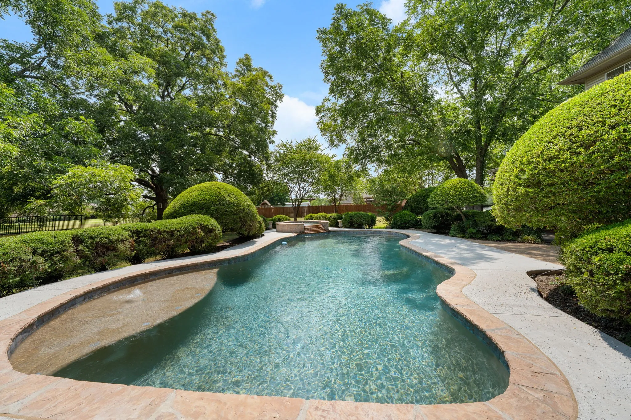 Single Family Residence For Sale in Hunt County , 4035 County Road 2700, Caddo Mills, Texas 75135, 4 Bedroom, 4 Bathroom, 2 Garage spaces, 3,585 Sqft, built in 1999, mls#21353303, Real Estate Agent in Caddo Mills, Homes For Sale in Hunt county, Homes For Sale in Caddo Mills, Realtor in Caddo Mills Texas, Real Estate Brokerage Independent Realty Texas, Luminita Cordes Realtor