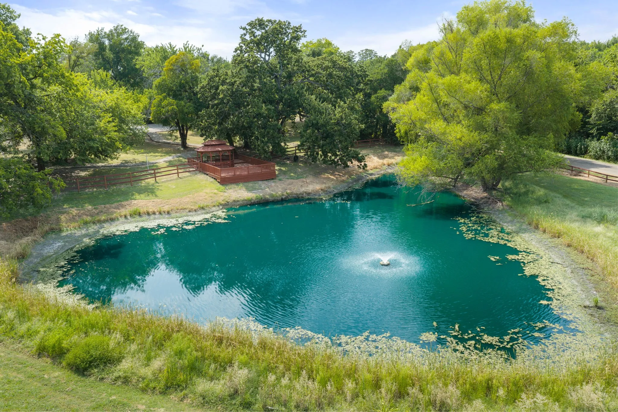 Single Family Residence For Sale in Hunt County , 4035 County Road 2700, Caddo Mills, Texas 75135, 4 Bedroom, 4 Bathroom, 2 Garage spaces, 3,585 Sqft, built in 1999, mls#21353303, Real Estate Agent in Caddo Mills, Homes For Sale in Hunt county, Homes For Sale in Caddo Mills, Realtor in Caddo Mills Texas, Real Estate Brokerage Independent Realty Texas, Luminita Cordes Realtor
