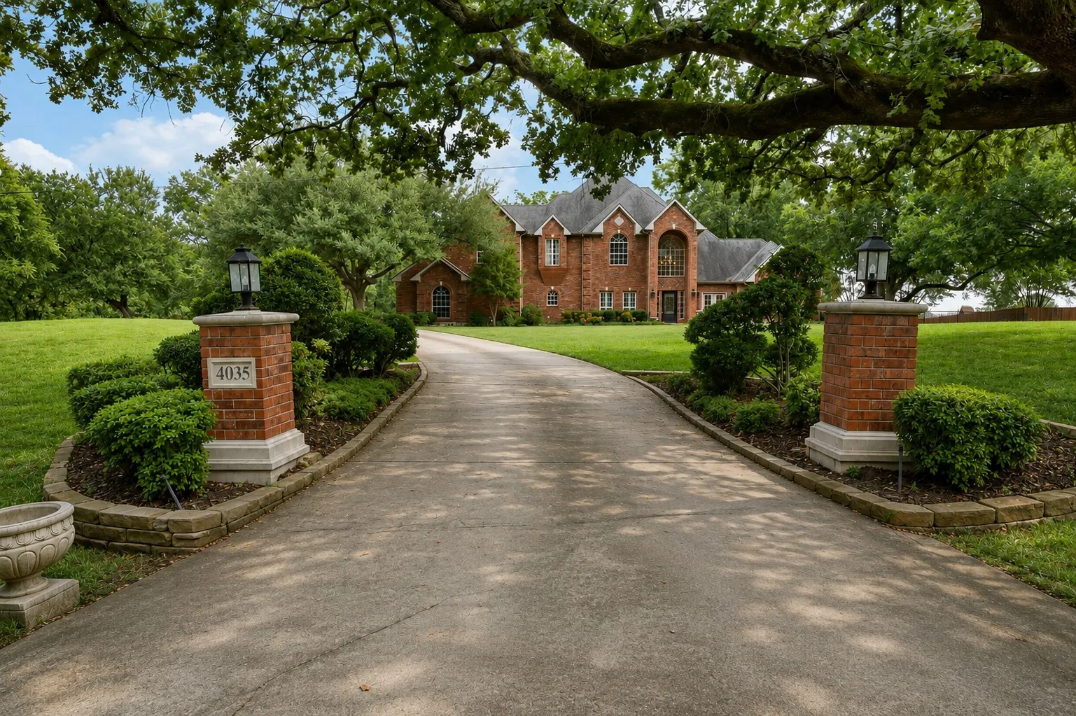 Single Family Residence For Sale in Hunt County , 4035 County Road 2700, Caddo Mills, Texas 75135, 4 Bedroom, 4 Bathroom, 2 Garage spaces, 3,585 Sqft, built in 1999, mls#21353303, Real Estate Agent in Caddo Mills, Homes For Sale in Hunt county, Homes For Sale in Caddo Mills, Realtor in Caddo Mills Texas, Real Estate Brokerage Independent Realty Texas, Luminita Cordes Realtor