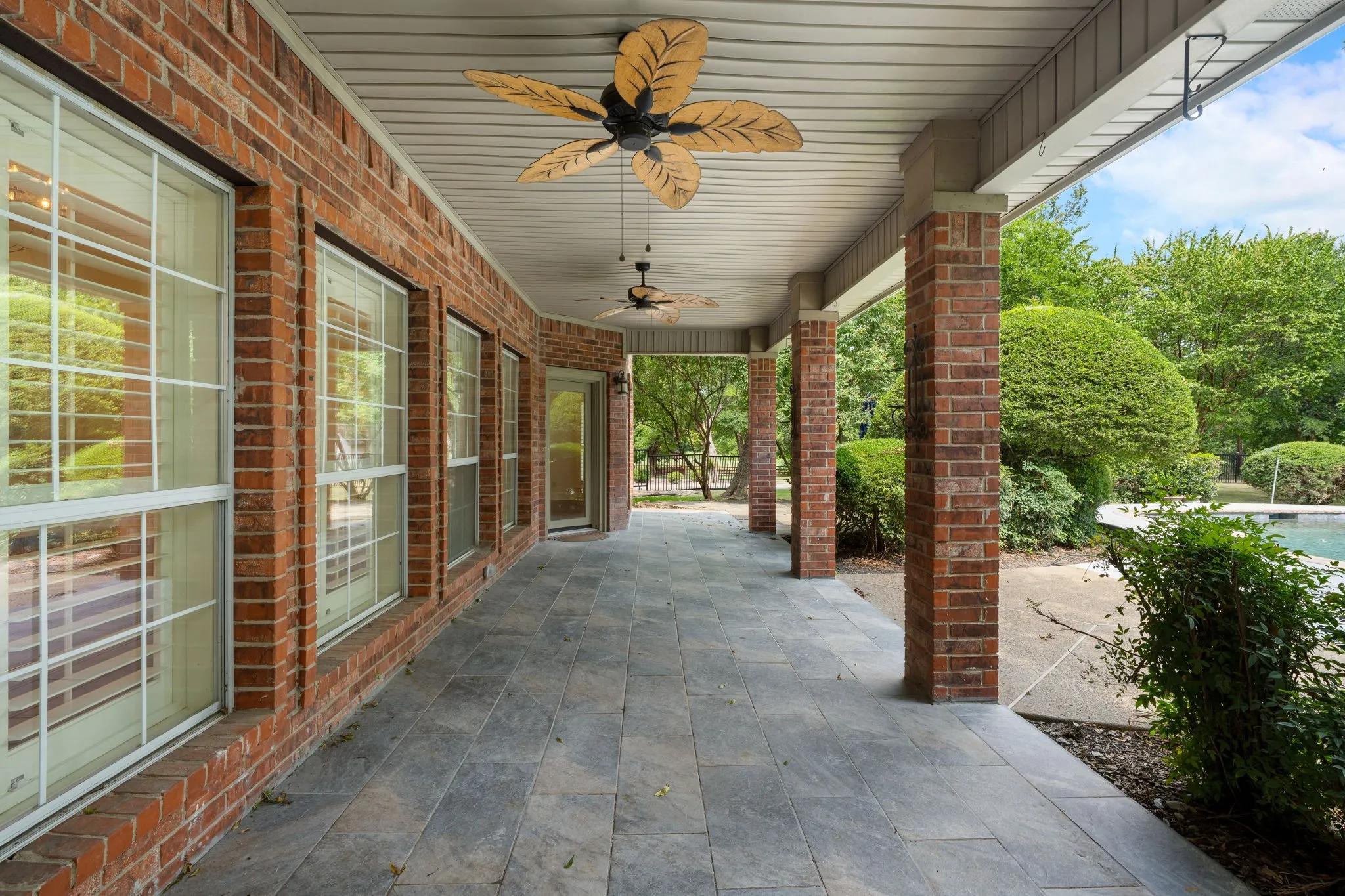 Single Family Residence For Sale in Hunt County , 4035 County Road 2700, Caddo Mills, Texas 75135, 4 Bedroom, 4 Bathroom, 2 Garage spaces, 3,585 Sqft, built in 1999, mls#21353303, Real Estate Agent in Caddo Mills, Homes For Sale in Hunt county, Homes For Sale in Caddo Mills, Realtor in Caddo Mills Texas, Real Estate Brokerage Independent Realty Texas, Luminita Cordes Realtor
