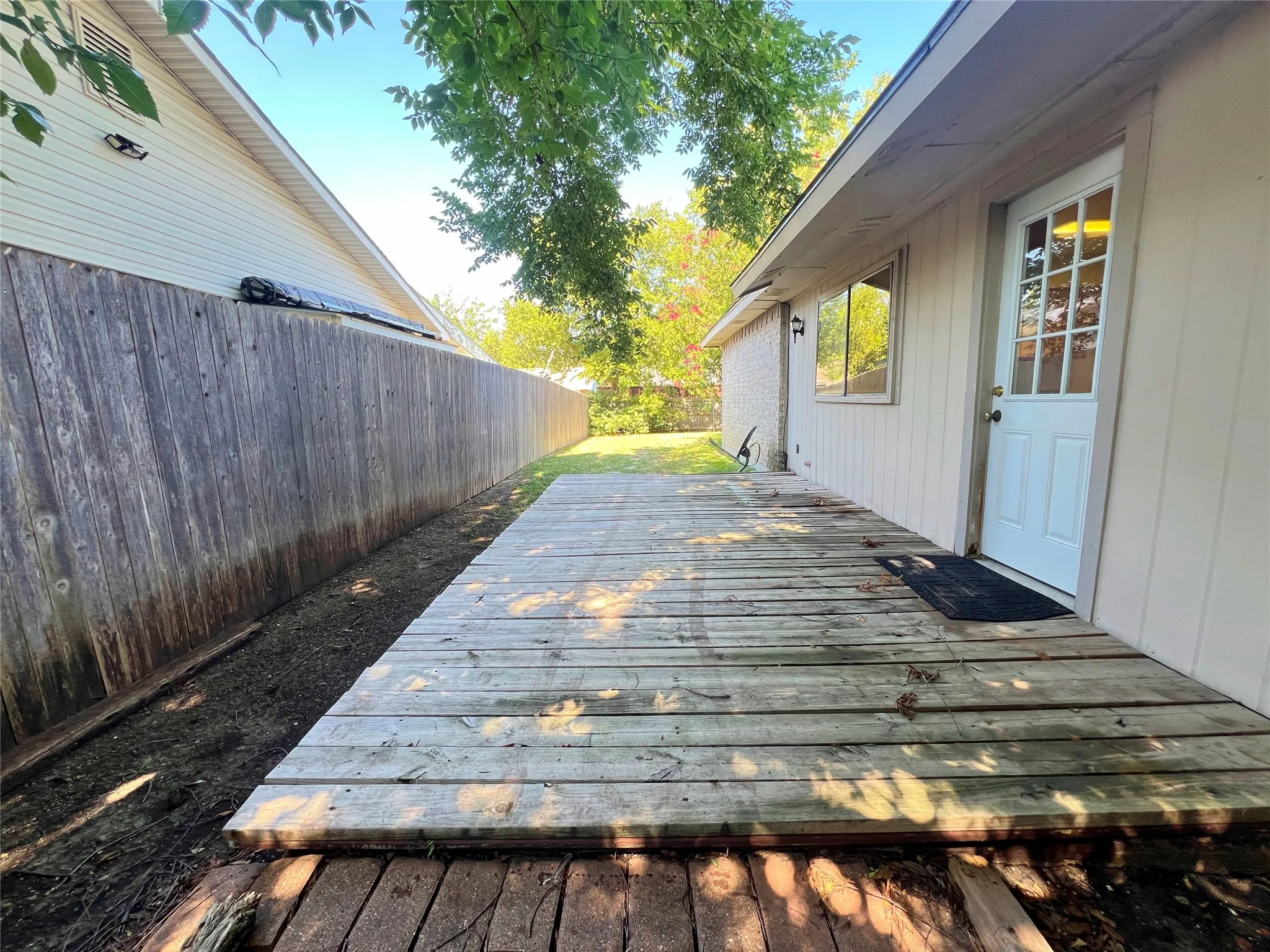 Single Family Residence For Rent in Denton County , 3005 Ravine Trail, Carrollton, Texas 75007, 3 Bedroom, 2 Bathroom, Garage spaces, 1,806 Sqft, built in 1972, mls#21355558, Real Estate Agent in Carrollton, Homes For Rent in Denton county, Homes For Rent in Carrollton, Realtor in Carrollton Texas, Real Estate Brokerage Independent Realty Texas, Luminita Cordes Realtor