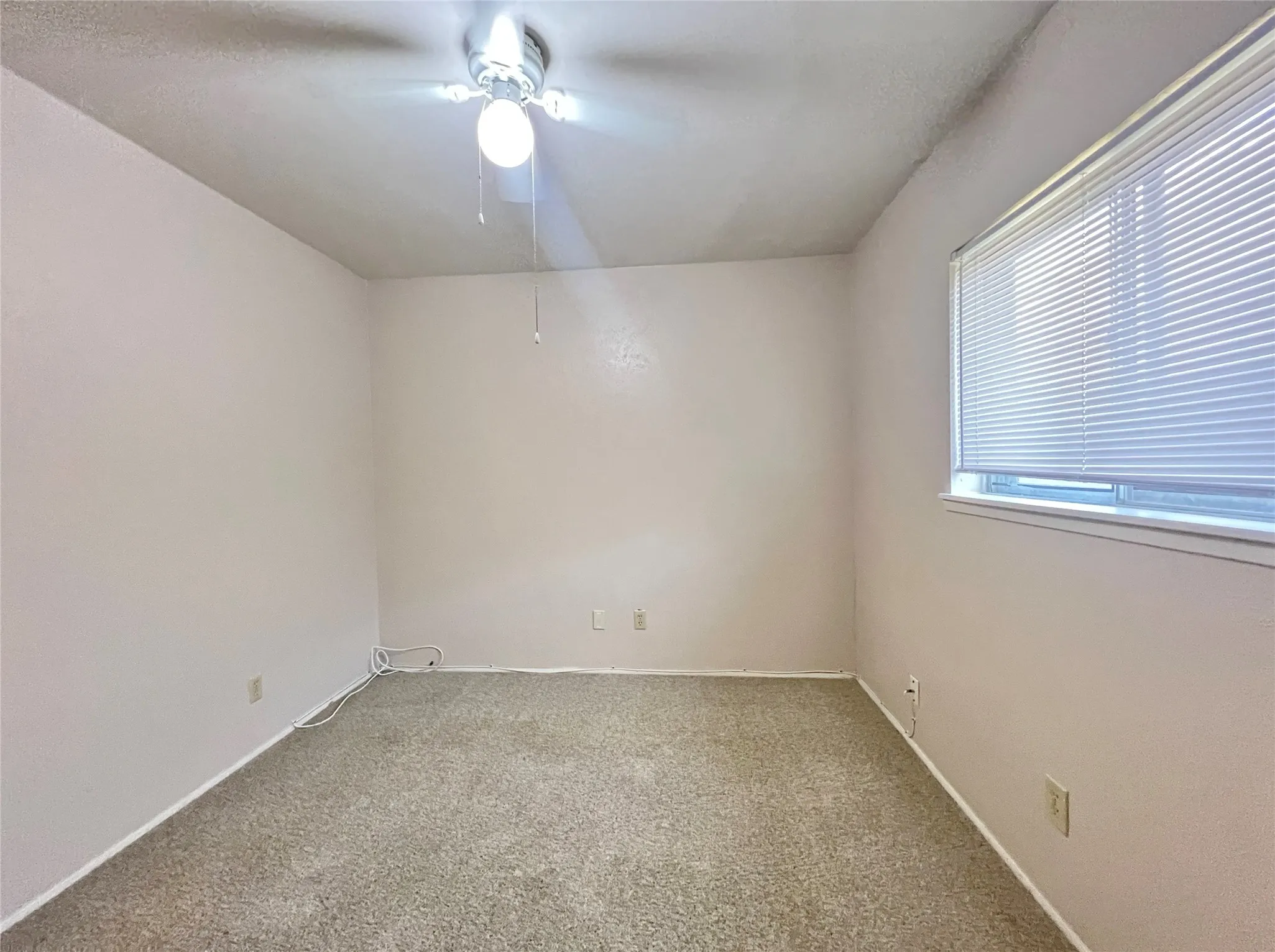 Single Family Residence For Rent in Denton County , 3005 Ravine Trail, Carrollton, Texas 75007, 3 Bedroom, 2 Bathroom, Garage spaces, 1,806 Sqft, built in 1972, mls#21355558, Real Estate Agent in Carrollton, Homes For Rent in Denton county, Homes For Rent in Carrollton, Realtor in Carrollton Texas, Real Estate Brokerage Independent Realty Texas, Luminita Cordes Realtor