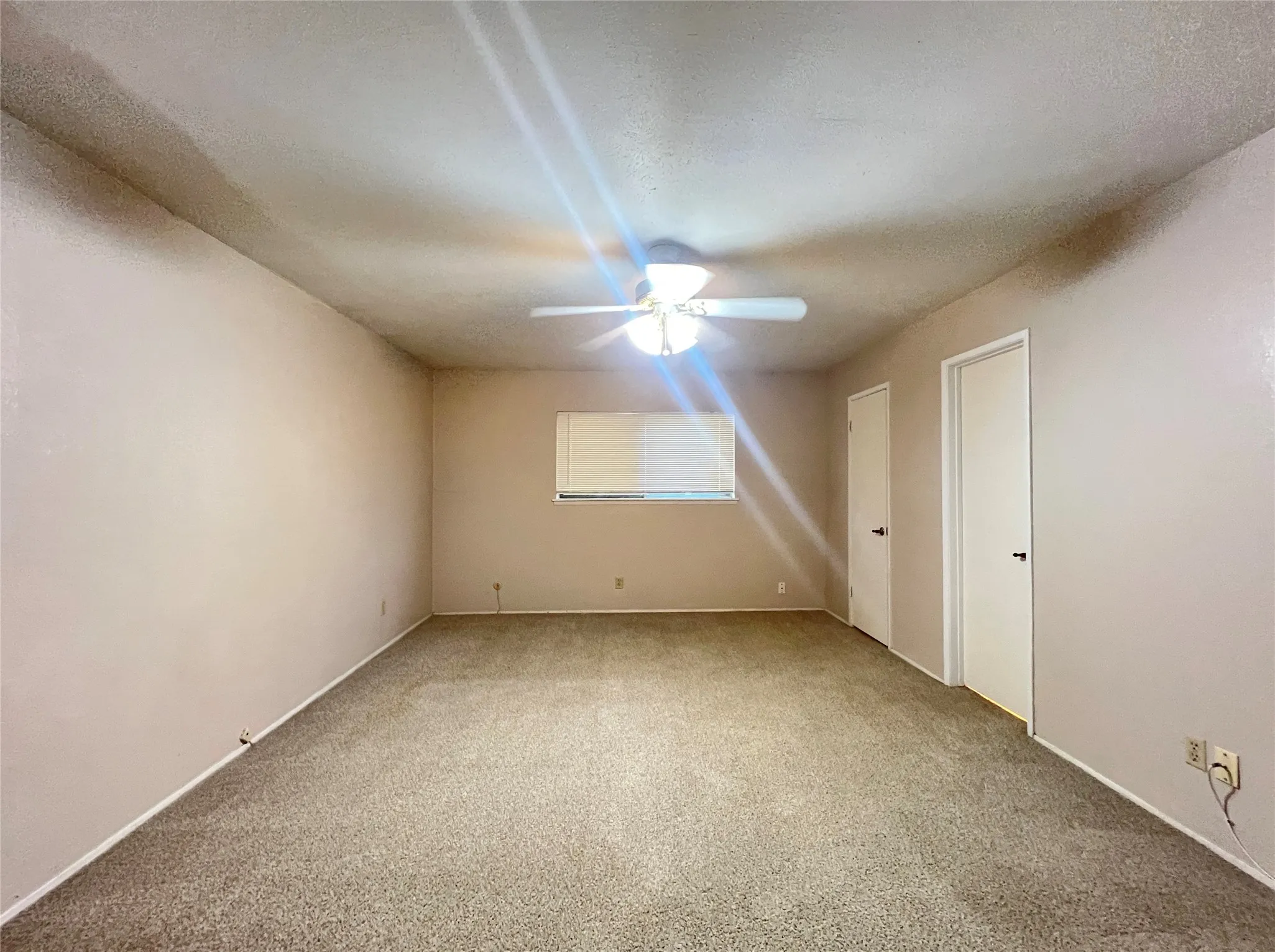 Single Family Residence For Rent in Denton County , 3005 Ravine Trail, Carrollton, Texas 75007, 3 Bedroom, 2 Bathroom, Garage spaces, 1,806 Sqft, built in 1972, mls#21355558, Real Estate Agent in Carrollton, Homes For Rent in Denton county, Homes For Rent in Carrollton, Realtor in Carrollton Texas, Real Estate Brokerage Independent Realty Texas, Luminita Cordes Realtor