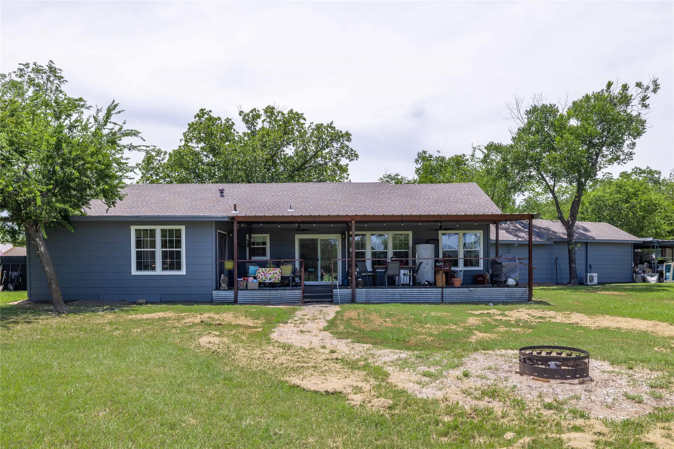 Single Family Residence For Sale in Brown County , 2620 Vine Street, Brownwood, Texas 76801, 3 Bedroom, 2 Bathroom, Garage spaces, 2,303 Sqft, built in 0, mls#21355112, Real Estate Agent in Brownwood, Homes For Sale in Brown county, Homes For Sale in Brownwood, Realtor in Brownwood Texas, Real Estate Brokerage Independent Realty Texas, Luminita Cordes Realtor