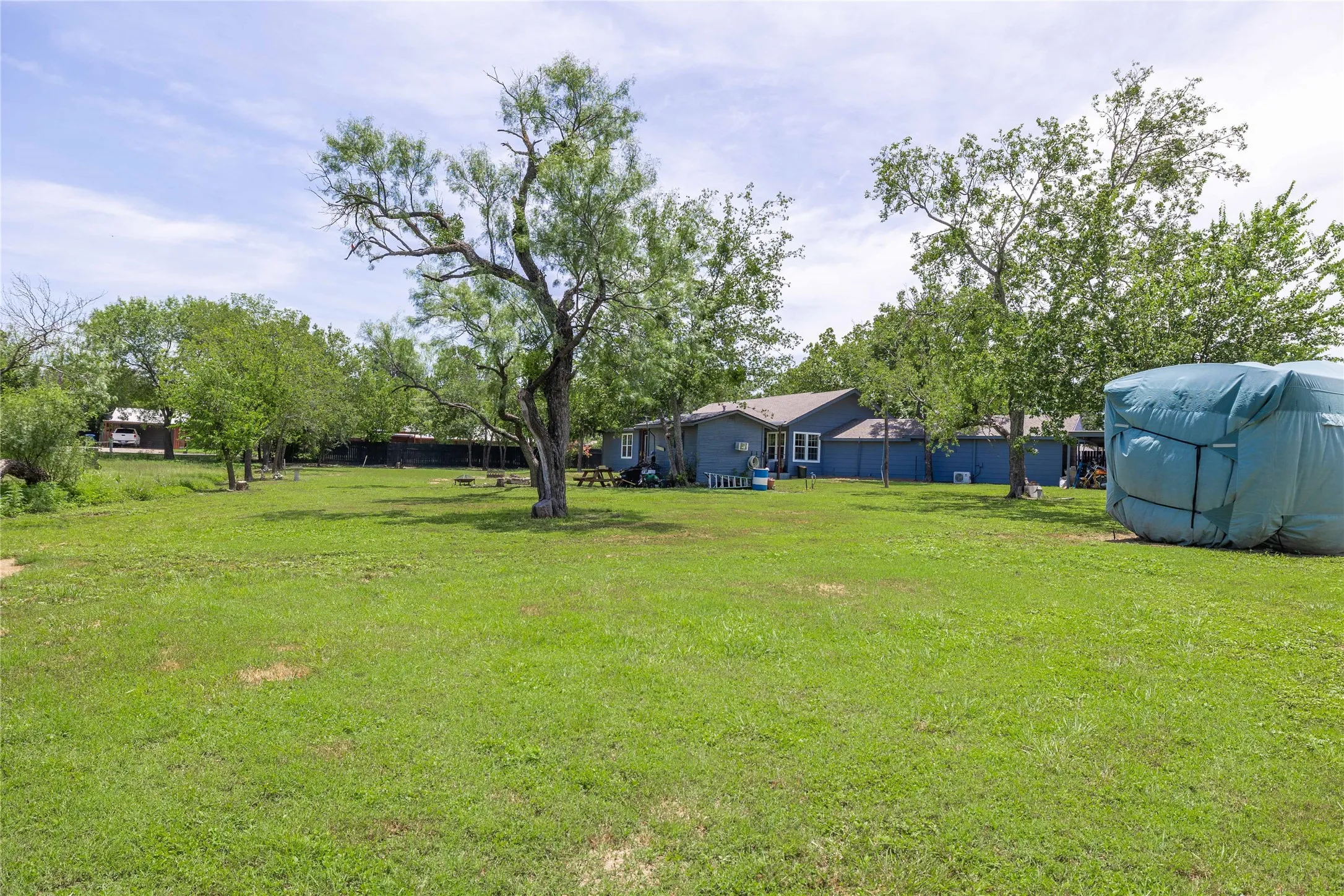 Single Family Residence For Sale in Brown County , 2620 Vine Street, Brownwood, Texas 76801, 3 Bedroom, 2 Bathroom, Garage spaces, 2,303 Sqft, built in 0, mls#21355112, Real Estate Agent in Brownwood, Homes For Sale in Brown county, Homes For Sale in Brownwood, Realtor in Brownwood Texas, Real Estate Brokerage Independent Realty Texas, Luminita Cordes Realtor