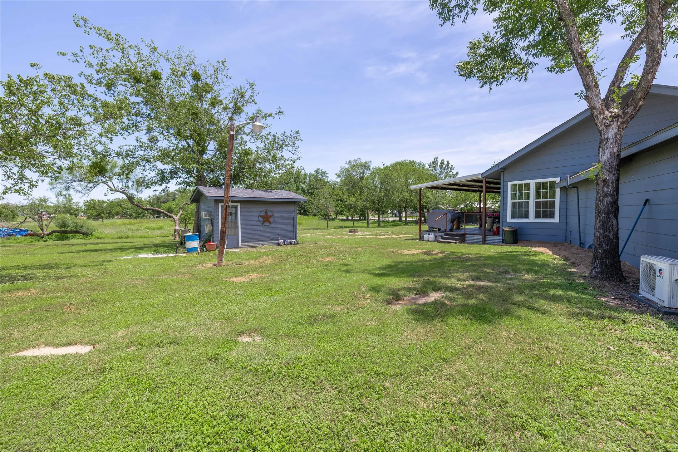 Single Family Residence For Sale in Brown County , 2620 Vine Street, Brownwood, Texas 76801, 3 Bedroom, 2 Bathroom, Garage spaces, 2,303 Sqft, built in 0, mls#21355112, Real Estate Agent in Brownwood, Homes For Sale in Brown county, Homes For Sale in Brownwood, Realtor in Brownwood Texas, Real Estate Brokerage Independent Realty Texas, Luminita Cordes Realtor