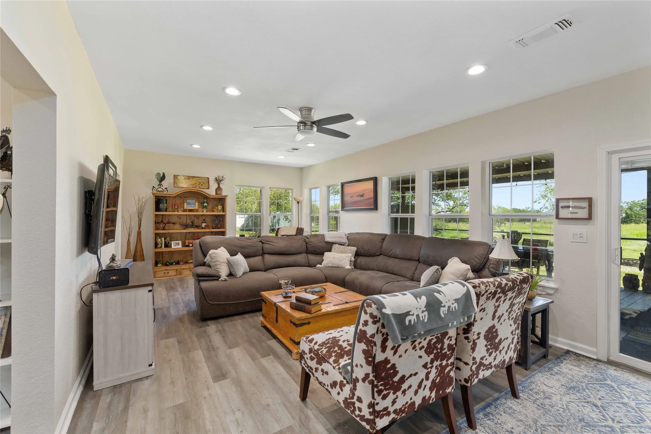 Single Family Residence For Sale in Brown County , 2620 Vine Street, Brownwood, Texas 76801, 3 Bedroom, 2 Bathroom, Garage spaces, 2,303 Sqft, built in 0, mls#21355112, Real Estate Agent in Brownwood, Homes For Sale in Brown county, Homes For Sale in Brownwood, Realtor in Brownwood Texas, Real Estate Brokerage Independent Realty Texas, Luminita Cordes Realtor