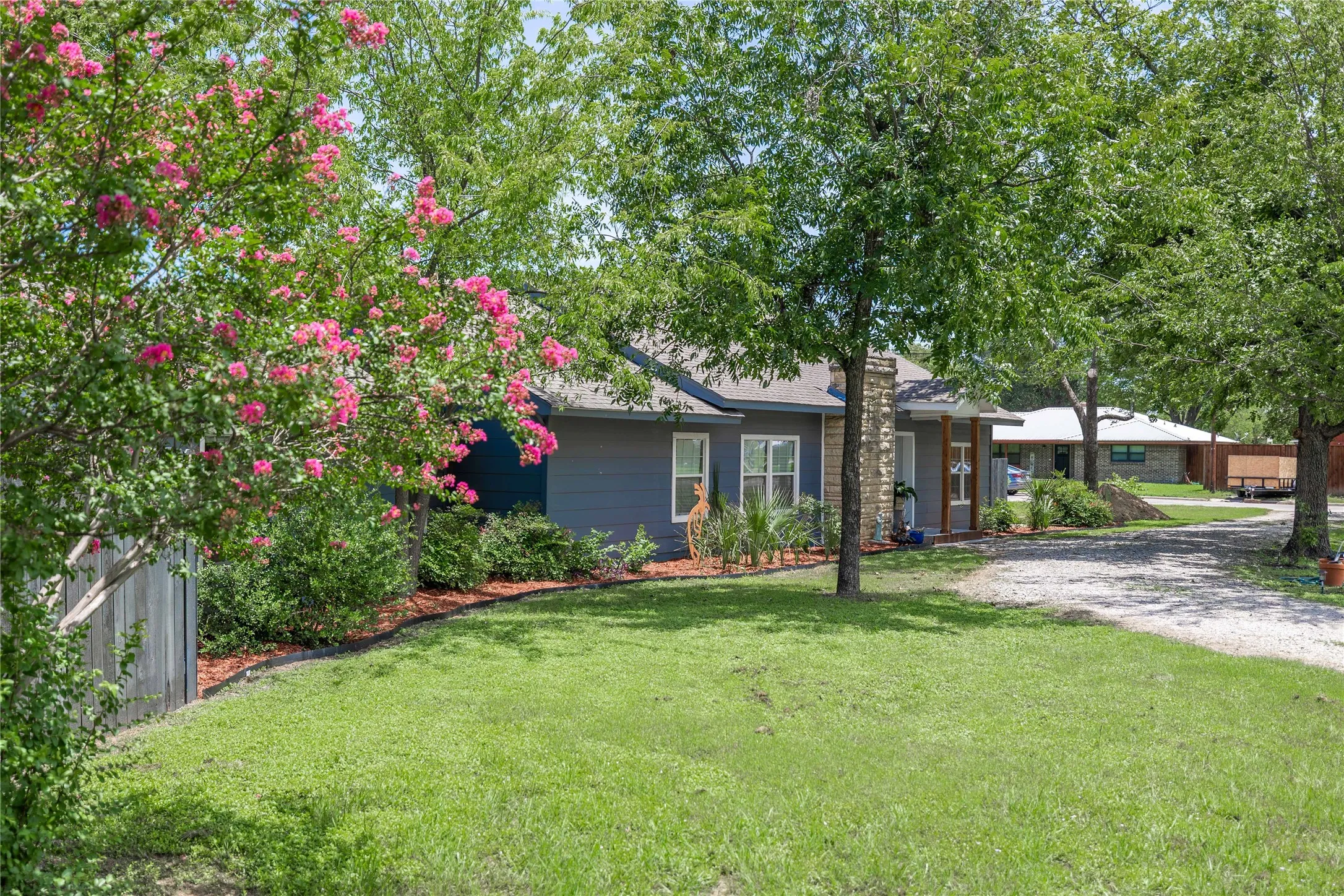 Single Family Residence For Sale in Brown County , 2620 Vine Street, Brownwood, Texas 76801, 3 Bedroom, 2 Bathroom, Garage spaces, 2,303 Sqft, built in 0, mls#21355112, Real Estate Agent in Brownwood, Homes For Sale in Brown county, Homes For Sale in Brownwood, Realtor in Brownwood Texas, Real Estate Brokerage Independent Realty Texas, Luminita Cordes Realtor