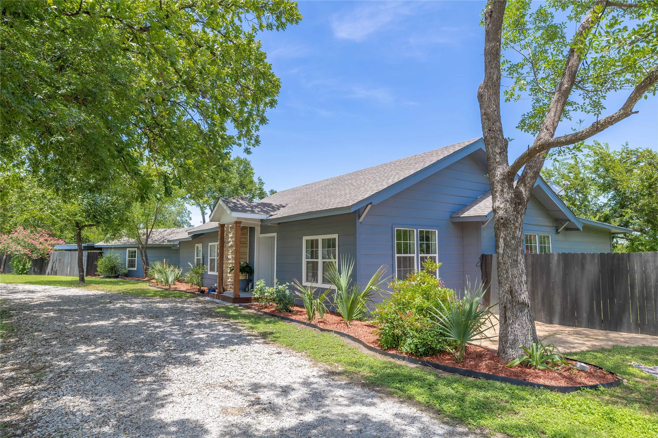 Single Family Residence For Sale in Brown County , 2620 Vine Street, Brownwood, Texas 76801, 3 Bedroom, 2 Bathroom, Garage spaces, 2,303 Sqft, built in 0, mls#21355112, Real Estate Agent in Brownwood, Homes For Sale in Brown county, Homes For Sale in Brownwood, Realtor in Brownwood Texas, Real Estate Brokerage Independent Realty Texas, Luminita Cordes Realtor