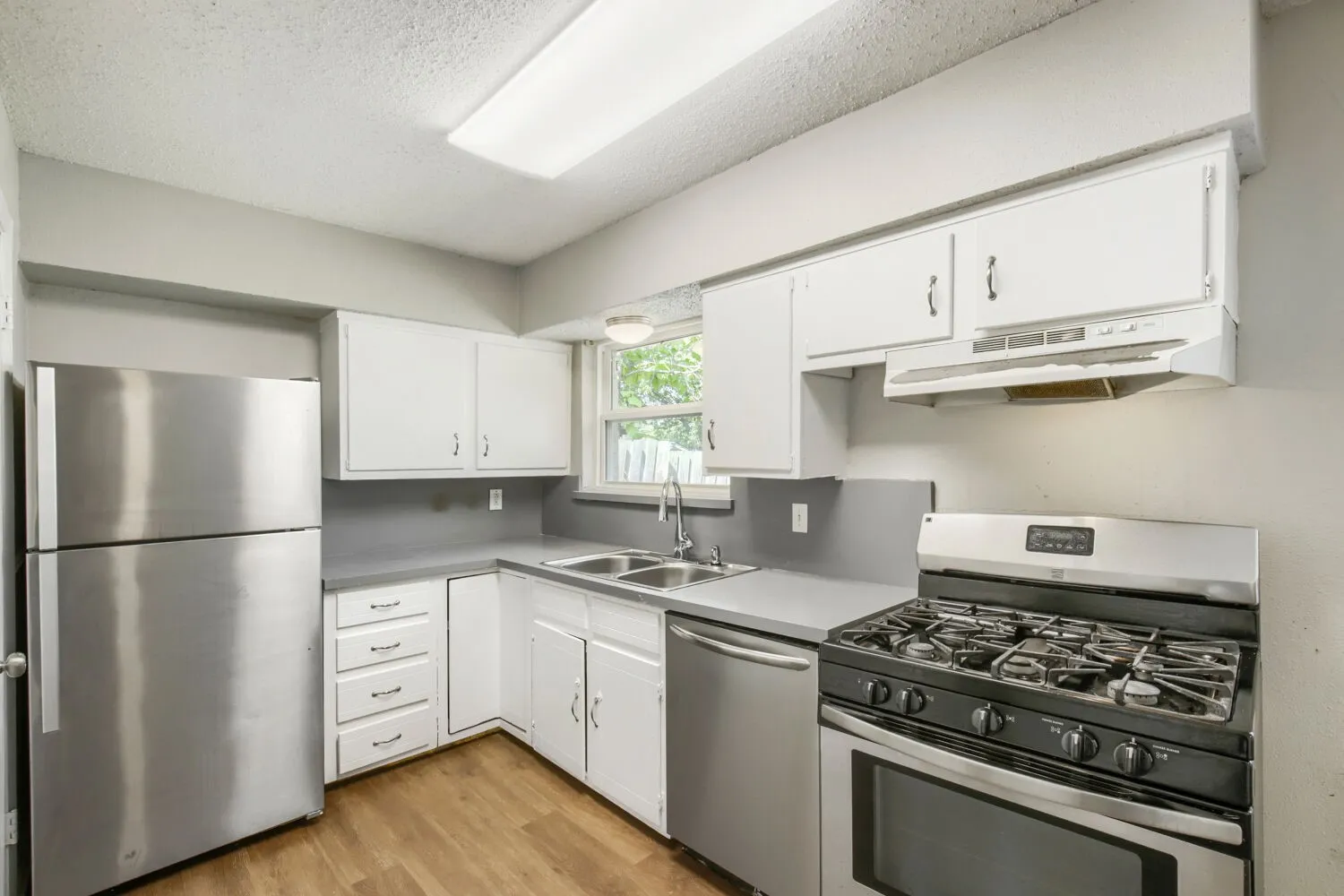 Single Family Residence For Sale in Dallas County , 1707 Summit Street, Mesquite, Texas 75149, 3 Bedroom, 2 Bathroom, 1 Garage spaces, 1,156 Sqft, built in 1959, mls#21352636, Real Estate Agent in Mesquite, Homes For Sale in Dallas county, Homes For Sale in Mesquite, Realtor in Mesquite Texas, Real Estate Brokerage Independent Realty Texas, Luminita Cordes Realtor