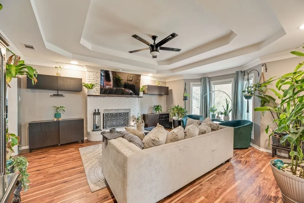 Single Family Residence For Sale in Tarrant County , 3910 Kingsferry Court, Arlington, Texas 76016, 4 Bedroom, 3 Bathroom, 2 Garage spaces, 2,359 Sqft, built in 1985, mls#21355571, Real Estate Agent in Arlington, Homes For Sale in Tarrant county, Homes For Sale in Arlington, Realtor in Arlington Texas, Real Estate Brokerage Independent Realty Texas, Luminita Cordes Realtor