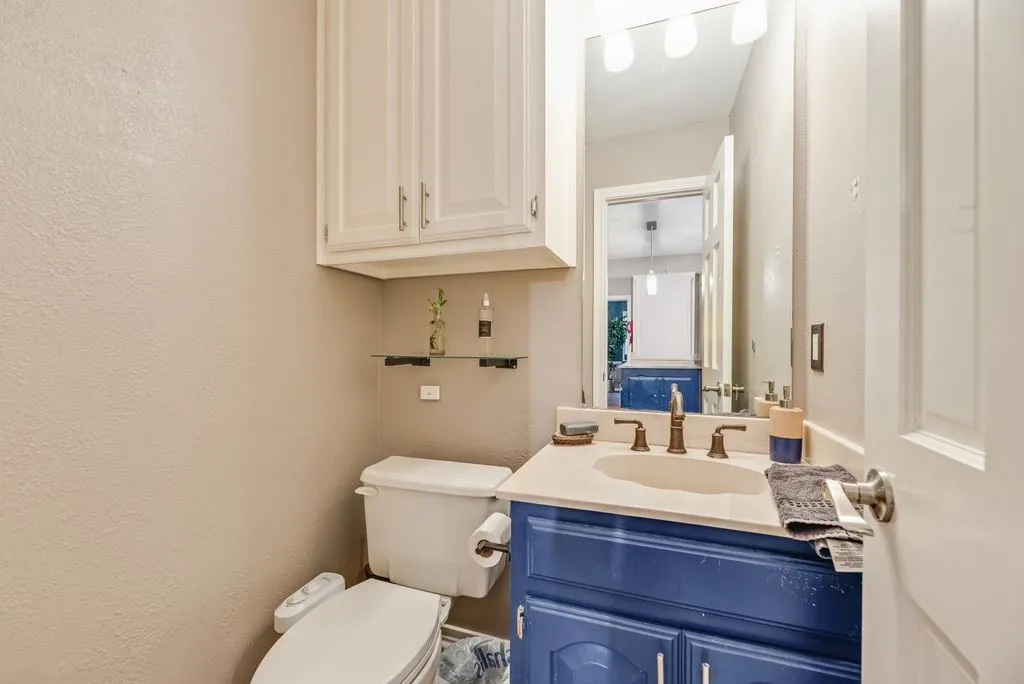 Single Family Residence For Sale in Tarrant County , 3910 Kingsferry Court, Arlington, Texas 76016, 4 Bedroom, 3 Bathroom, 2 Garage spaces, 2,359 Sqft, built in 1985, mls#21355571, Real Estate Agent in Arlington, Homes For Sale in Tarrant county, Homes For Sale in Arlington, Realtor in Arlington Texas, Real Estate Brokerage Independent Realty Texas, Luminita Cordes Realtor