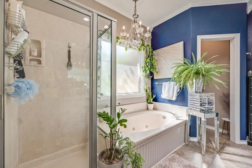 Single Family Residence For Sale in Tarrant County , 3910 Kingsferry Court, Arlington, Texas 76016, 4 Bedroom, 3 Bathroom, 2 Garage spaces, 2,359 Sqft, built in 1985, mls#21355571, Real Estate Agent in Arlington, Homes For Sale in Tarrant county, Homes For Sale in Arlington, Realtor in Arlington Texas, Real Estate Brokerage Independent Realty Texas, Luminita Cordes Realtor