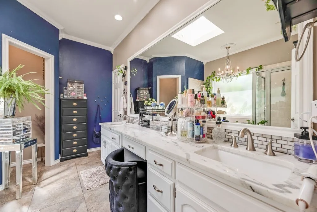 Single Family Residence For Sale in Tarrant County , 3910 Kingsferry Court, Arlington, Texas 76016, 4 Bedroom, 3 Bathroom, 2 Garage spaces, 2,359 Sqft, built in 1985, mls#21355571, Real Estate Agent in Arlington, Homes For Sale in Tarrant county, Homes For Sale in Arlington, Realtor in Arlington Texas, Real Estate Brokerage Independent Realty Texas, Luminita Cordes Realtor