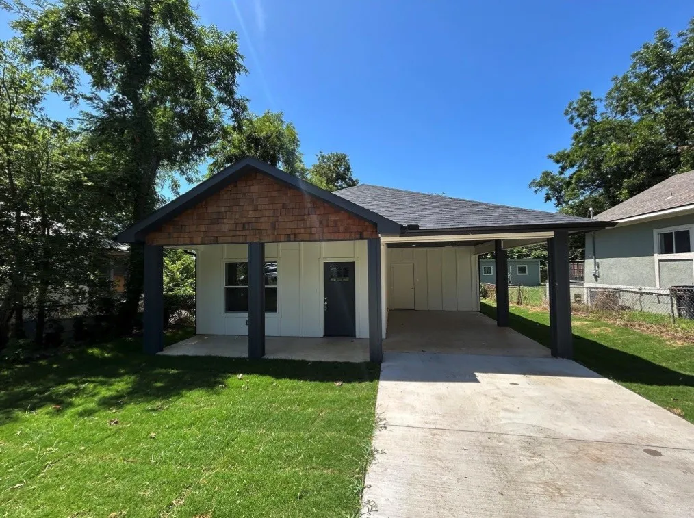 Single Family Residence For Sale in Grayson County , 622 E Woodard Street, Denison, Texas 75021, 3 Bedroom, 2 Bathroom, Garage spaces, 1,324 Sqft, built in 2024, Price $199,900, mls#21352440, Real Estate Agent in Denison, Homes For Sale in Grayson county, Homes For Sale in Denison, Realtor in Denison Texas, Real Estate Brokerage Independent Realty Texas, Luminita Cordes Realtor