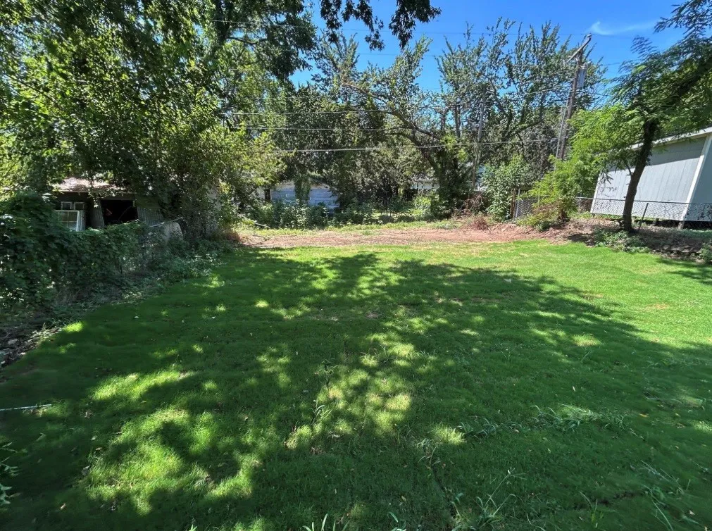 Single Family Residence For Sale in Grayson County , 622 E Woodard Street, Denison, Texas 75021, 3 Bedroom, 2 Bathroom, Garage spaces, 1,324 Sqft, built in 2024, Price $199,900, mls#21352440, Real Estate Agent in Denison, Homes For Sale in Grayson county, Homes For Sale in Denison, Realtor in Denison Texas, Real Estate Brokerage Independent Realty Texas, Luminita Cordes Realtor