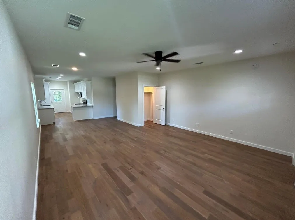 Single Family Residence For Sale in Grayson County , 622 E Woodard Street, Denison, Texas 75021, 3 Bedroom, 2 Bathroom, Garage spaces, 1,324 Sqft, built in 2024, Price $199,900, mls#21352440, Real Estate Agent in Denison, Homes For Sale in Grayson county, Homes For Sale in Denison, Realtor in Denison Texas, Real Estate Brokerage Independent Realty Texas, Luminita Cordes Realtor