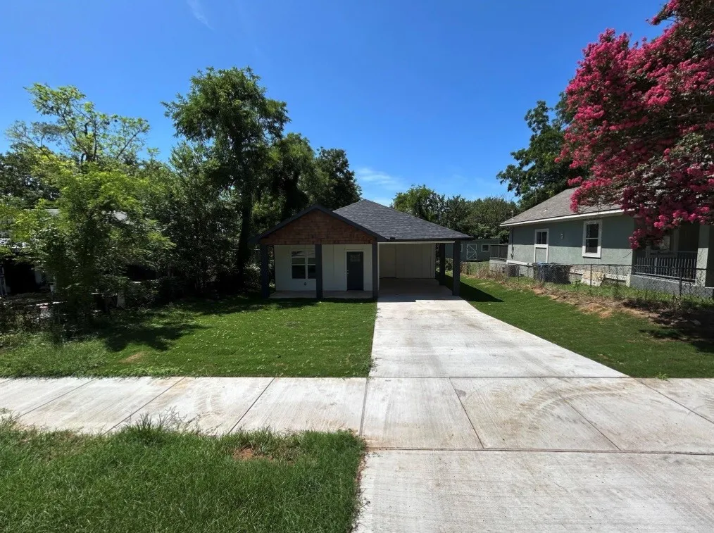 Single Family Residence For Sale in Grayson County , 622 E Woodard Street, Denison, Texas 75021, 3 Bedroom, 2 Bathroom, Garage spaces, 1,324 Sqft, built in 2024, Price $199,900, mls#21352440, Real Estate Agent in Denison, Homes For Sale in Grayson county, Homes For Sale in Denison, Realtor in Denison Texas, Real Estate Brokerage Independent Realty Texas, Luminita Cordes Realtor