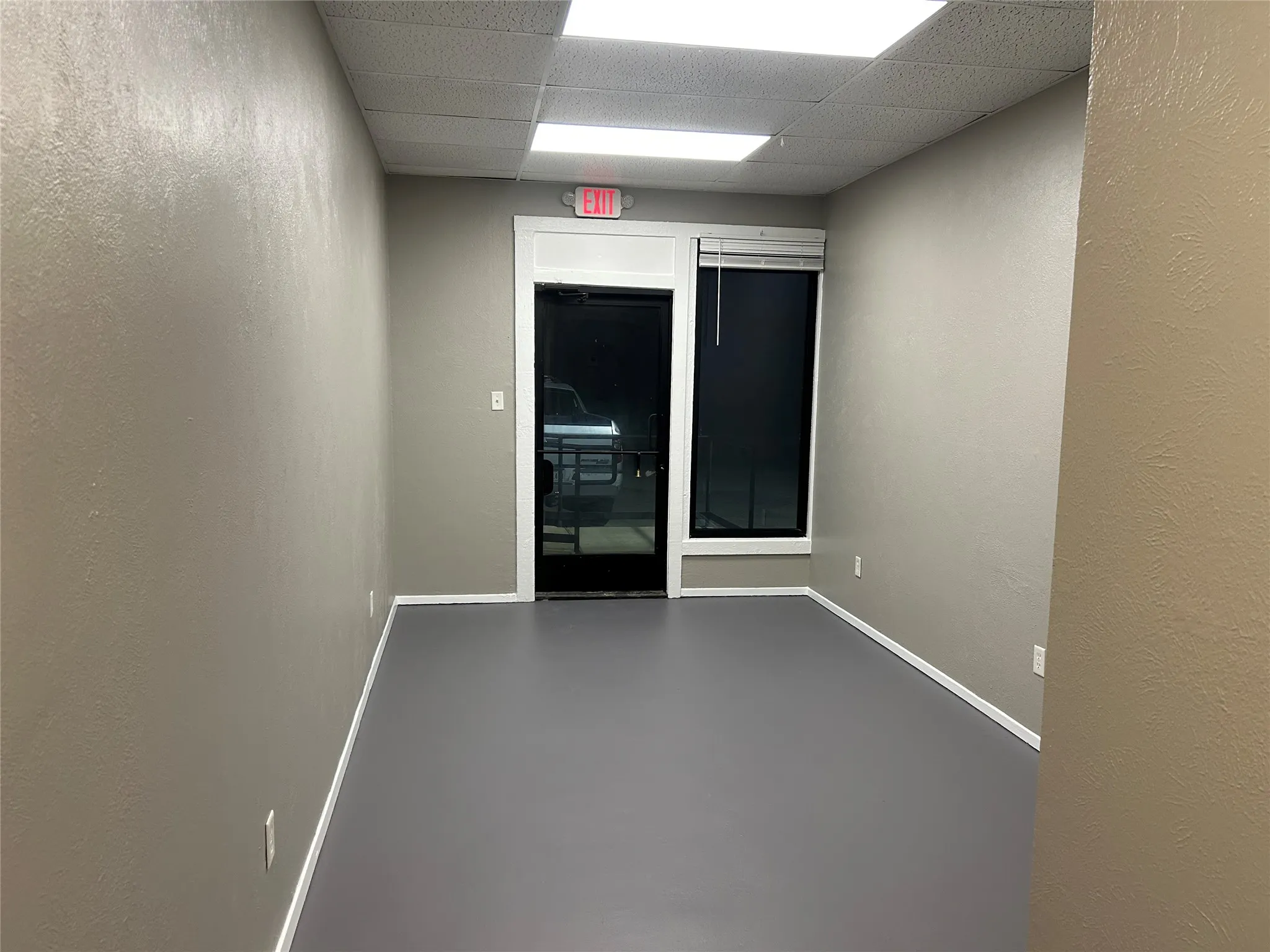 Retail For Rent in Tarrant County , 3448 Williams Road, Benbrook, Texas 76116, 0, 0, Garage spaces, 0 Sqft, built in 1980, mls#21355572, Real Estate Agent in Benbrook, Homes For Rent in Tarrant county, Homes For Rent in Benbrook, Realtor in Benbrook Texas, Real Estate Brokerage Independent Realty Texas, Luminita Cordes Realtor