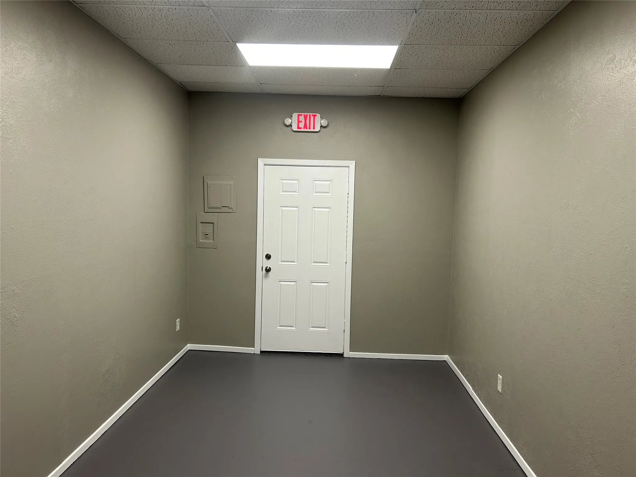 Retail For Rent in Tarrant County , 3448 Williams Road, Benbrook, Texas 76116, 0, 0, Garage spaces, 0 Sqft, built in 1980, mls#21355572, Real Estate Agent in Benbrook, Homes For Rent in Tarrant county, Homes For Rent in Benbrook, Realtor in Benbrook Texas, Real Estate Brokerage Independent Realty Texas, Luminita Cordes Realtor