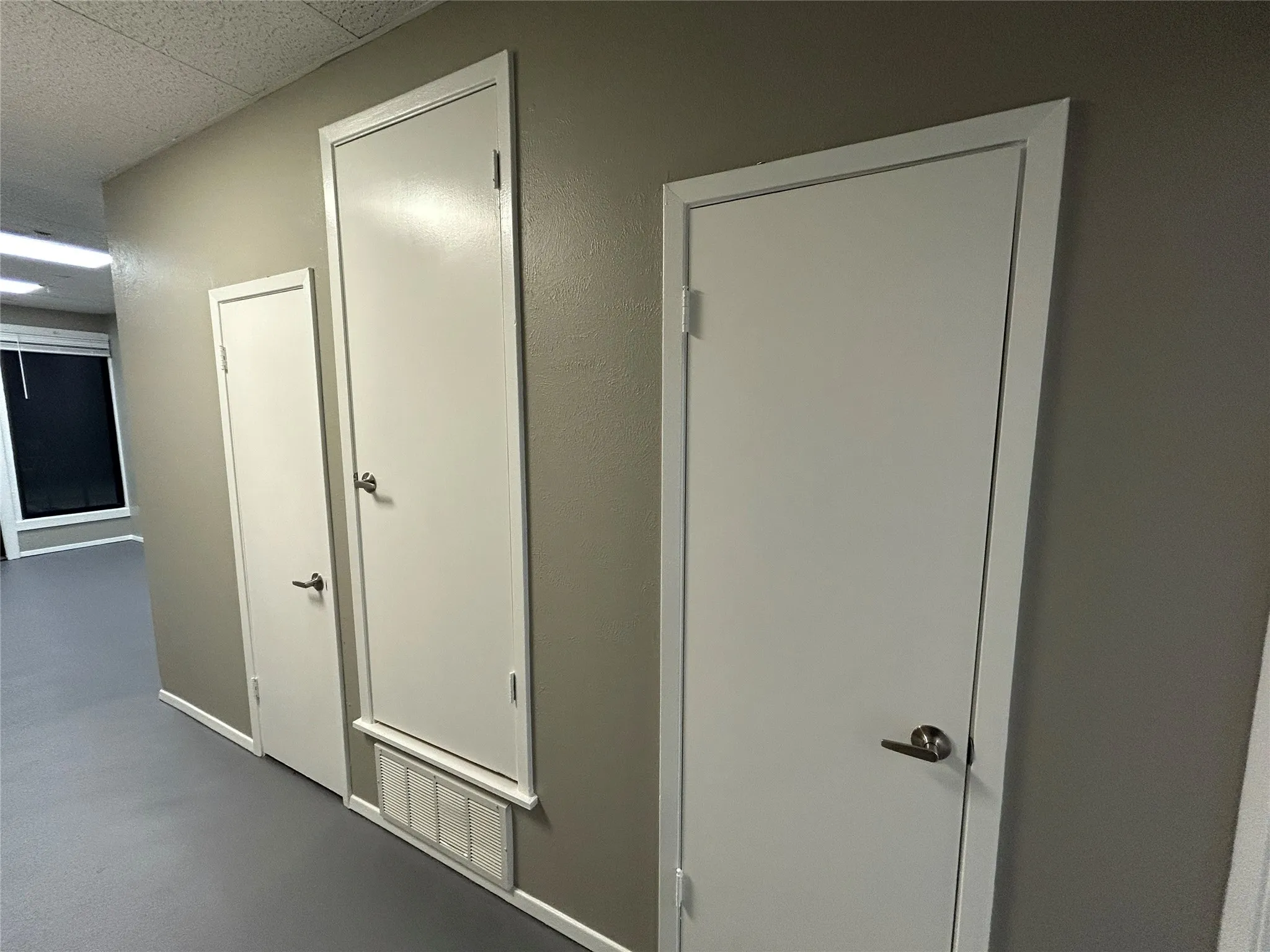 Retail For Rent in Tarrant County , 3448 Williams Road, Benbrook, Texas 76116, 0, 0, Garage spaces, 0 Sqft, built in 1980, mls#21355572, Real Estate Agent in Benbrook, Homes For Rent in Tarrant county, Homes For Rent in Benbrook, Realtor in Benbrook Texas, Real Estate Brokerage Independent Realty Texas, Luminita Cordes Realtor