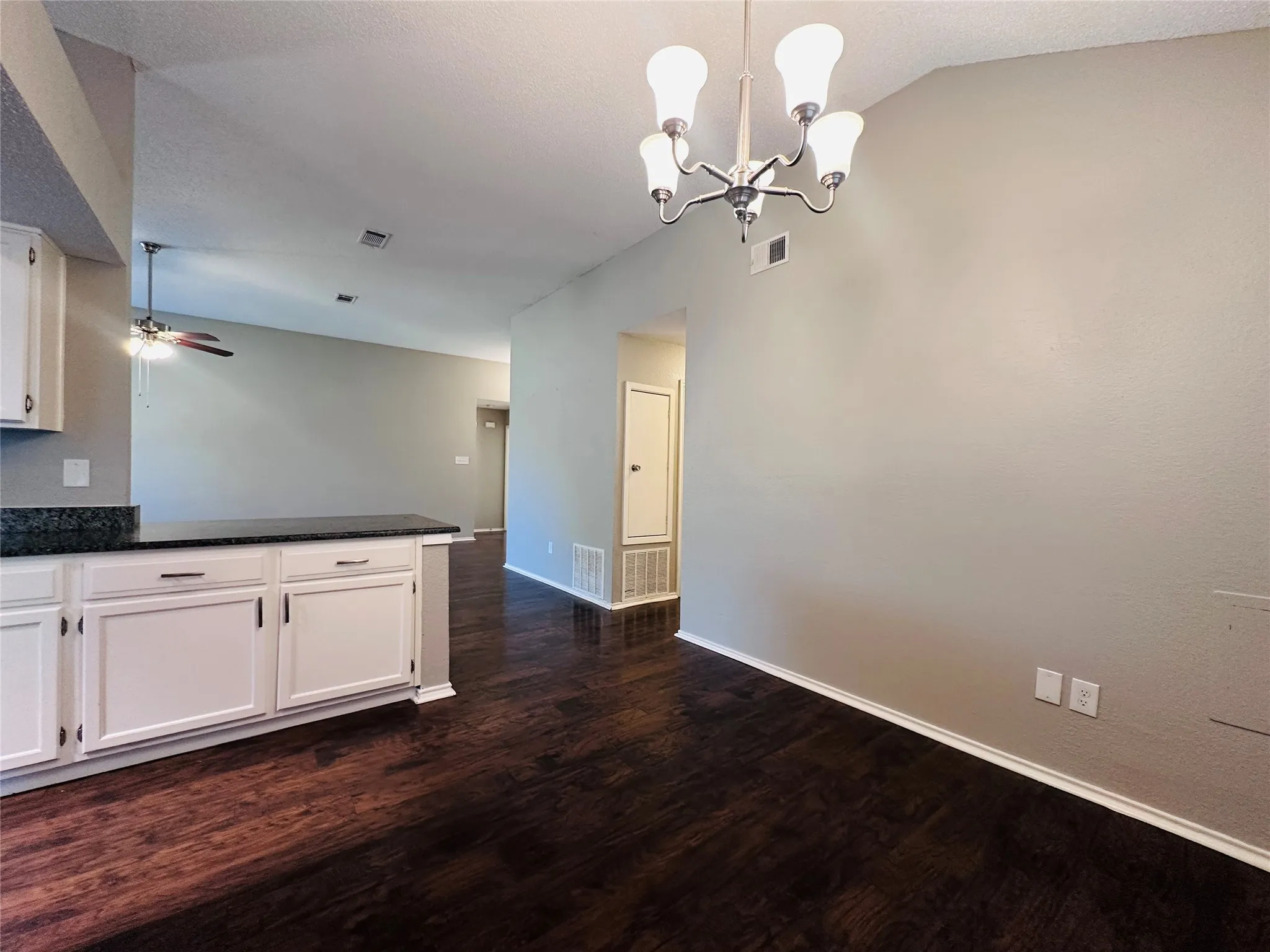 Single Family Residence For Sale in Collin County , 208 S Malone Road, Allen, Texas 75002, 3 Bedroom, 2 Bathroom, 2 Garage spaces, 1,439 Sqft, built in 1986, mls#21354035, Real Estate Agent in Allen, Homes For Sale in Collin county, Homes For Sale in Allen, Realtor in Allen Texas, Real Estate Brokerage Independent Realty Texas, Luminita Cordes Realtor