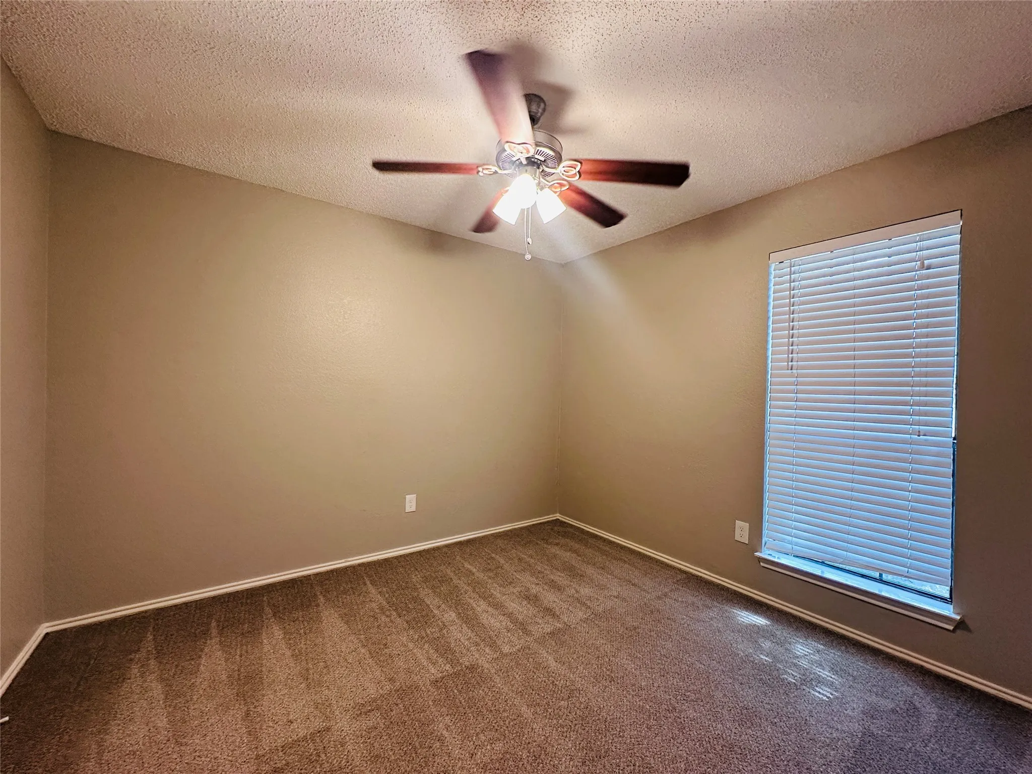 Single Family Residence For Sale in Collin County , 208 S Malone Road, Allen, Texas 75002, 3 Bedroom, 2 Bathroom, 2 Garage spaces, 1,439 Sqft, built in 1986, mls#21354035, Real Estate Agent in Allen, Homes For Sale in Collin county, Homes For Sale in Allen, Realtor in Allen Texas, Real Estate Brokerage Independent Realty Texas, Luminita Cordes Realtor