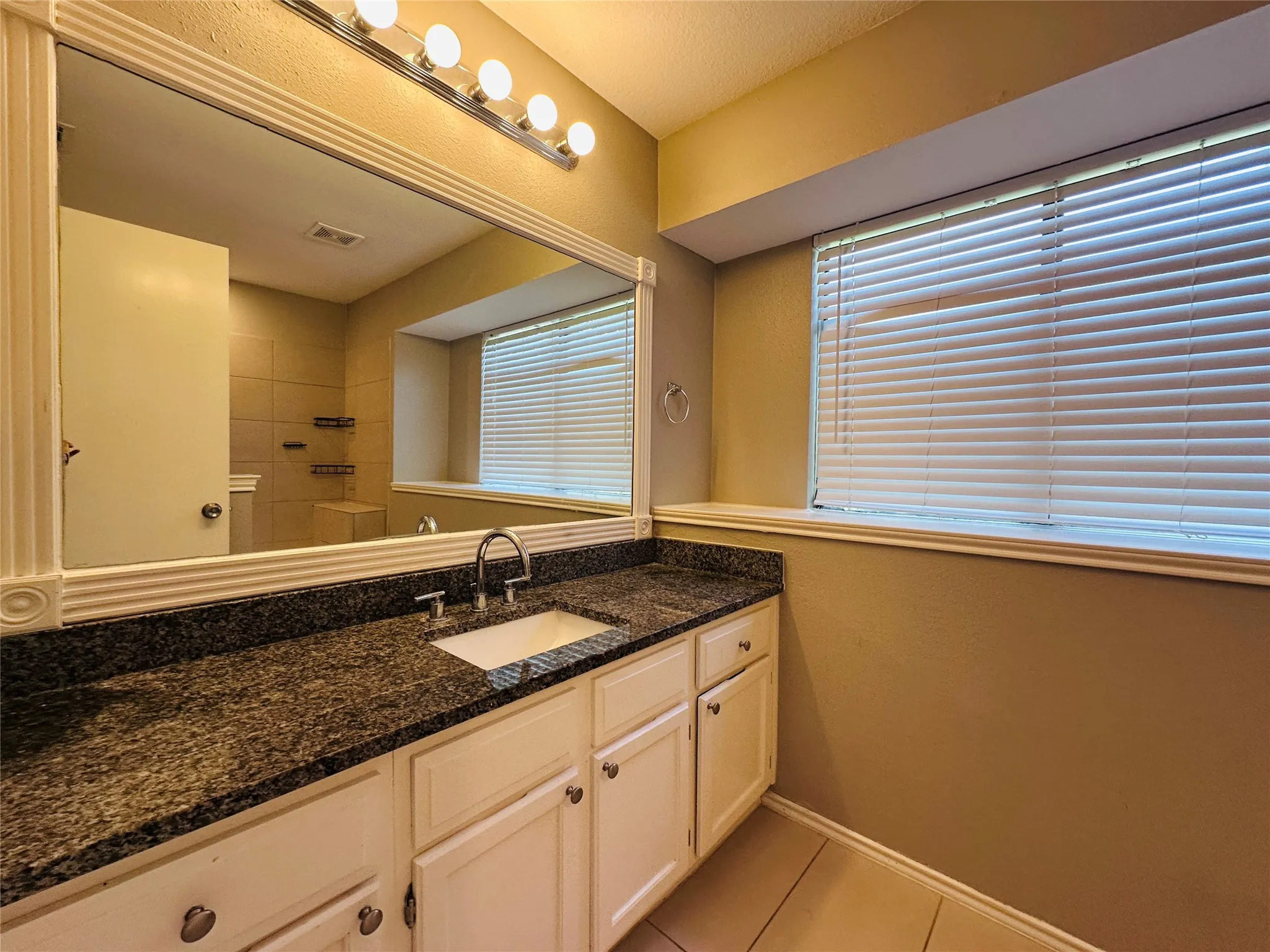 Single Family Residence For Sale in Collin County , 208 S Malone Road, Allen, Texas 75002, 3 Bedroom, 2 Bathroom, 2 Garage spaces, 1,439 Sqft, built in 1986, mls#21354035, Real Estate Agent in Allen, Homes For Sale in Collin county, Homes For Sale in Allen, Realtor in Allen Texas, Real Estate Brokerage Independent Realty Texas, Luminita Cordes Realtor