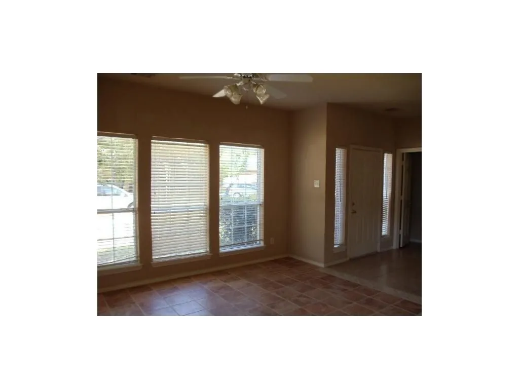 Duplex For Rent in Collin County , 8528 Holly Street, Frisco, Texas 75034, 3 Bedroom, 3 Bathroom, 2 Garage spaces, 1,333 Sqft, built in 1999, mls#21355586, Real Estate Agent in Frisco, Homes For Rent in Collin county, Homes For Rent in Frisco, Realtor in Frisco Texas, Real Estate Brokerage Independent Realty Texas, Luminita Cordes Realtor