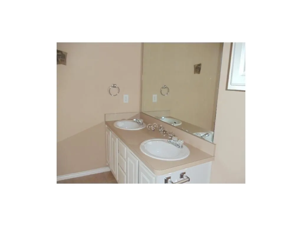 Duplex For Rent in Collin County , 8528 Holly Street, Frisco, Texas 75034, 3 Bedroom, 3 Bathroom, 2 Garage spaces, 1,333 Sqft, built in 1999, mls#21355586, Real Estate Agent in Frisco, Homes For Rent in Collin county, Homes For Rent in Frisco, Realtor in Frisco Texas, Real Estate Brokerage Independent Realty Texas, Luminita Cordes Realtor
