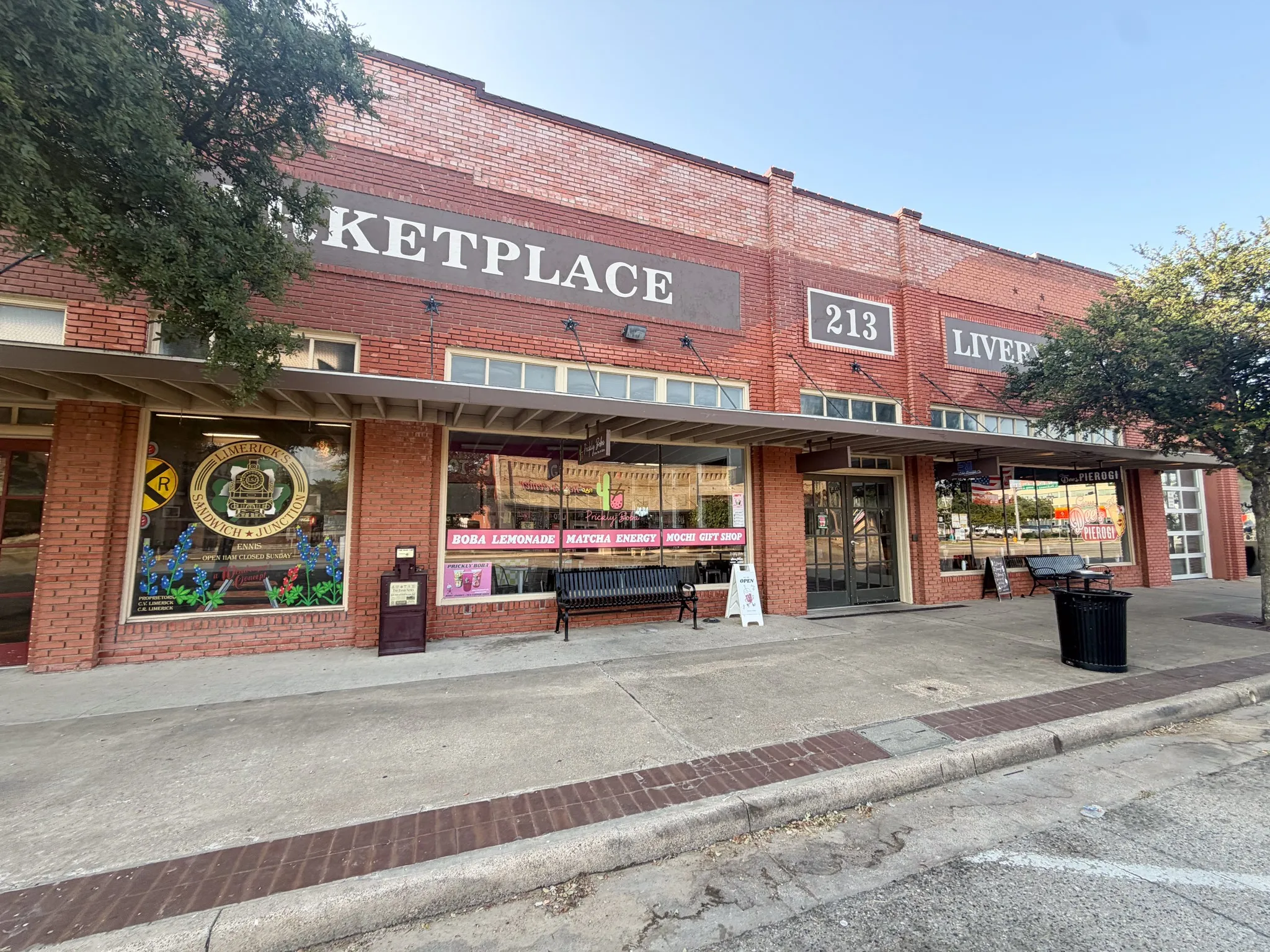 Retail For Rent in Ellis County , 213 W Ennis Avenue 200, Ennis, Texas 75119, 0, 0, Garage spaces, 0 Sqft, built in 1920, Price $1,800, mls#21355584, Real Estate Agent in Ennis, Homes For Rent in Ellis county, Homes For Rent in Ennis, Realtor in Ennis Texas, Real Estate Brokerage Independent Realty Texas, Luminita Cordes Realtor