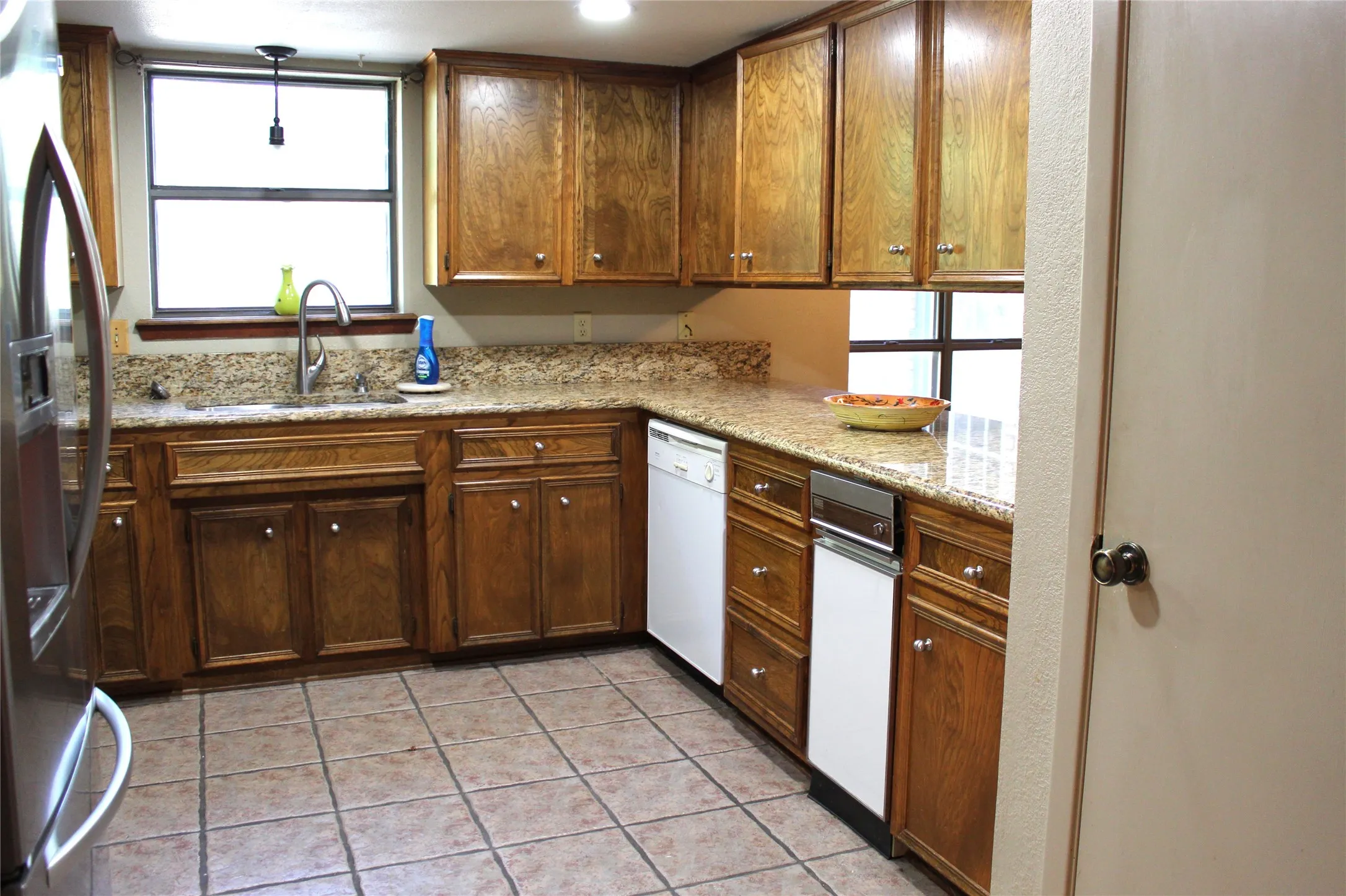 Single Family Residence For Sale in Erath County , 930 N Lydia Street, Stephenville, Texas 76401, 4 Bedroom, 3 Bathroom, 2 Garage spaces, 2,543 Sqft, built in 1979, mls#21355342, Real Estate Agent in Stephenville, Homes For Sale in Erath county, Homes For Sale in Stephenville, Realtor in Stephenville Texas, Real Estate Brokerage Independent Realty Texas, Luminita Cordes Realtor
