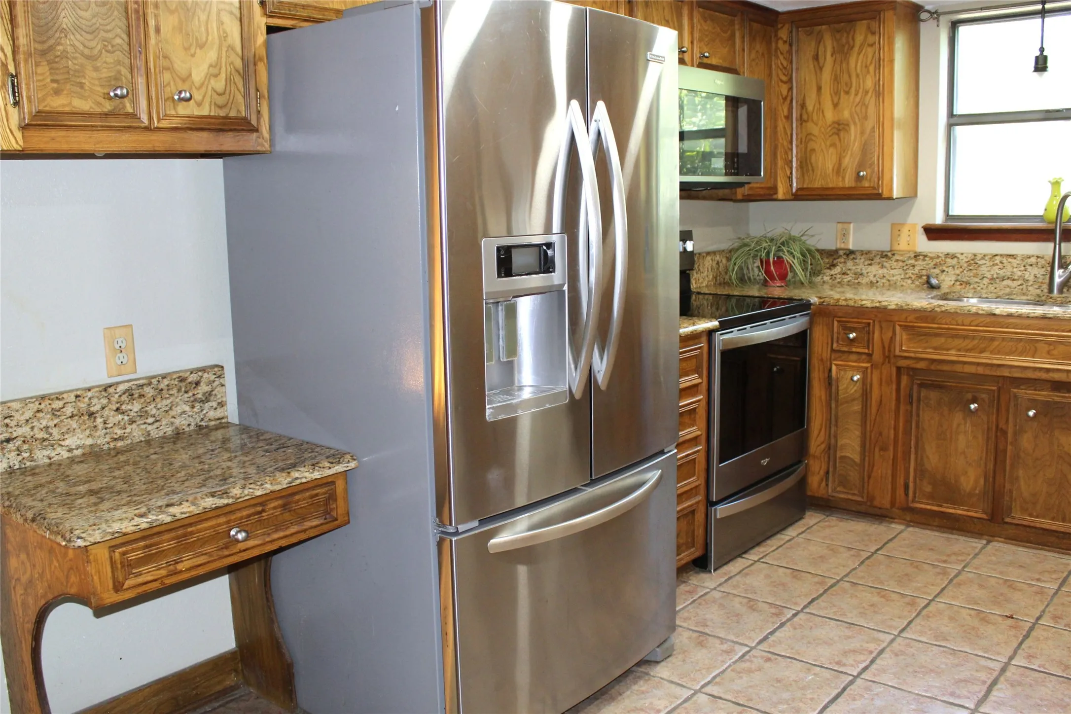 Single Family Residence For Sale in Erath County , 930 N Lydia Street, Stephenville, Texas 76401, 4 Bedroom, 3 Bathroom, 2 Garage spaces, 2,543 Sqft, built in 1979, mls#21355342, Real Estate Agent in Stephenville, Homes For Sale in Erath county, Homes For Sale in Stephenville, Realtor in Stephenville Texas, Real Estate Brokerage Independent Realty Texas, Luminita Cordes Realtor