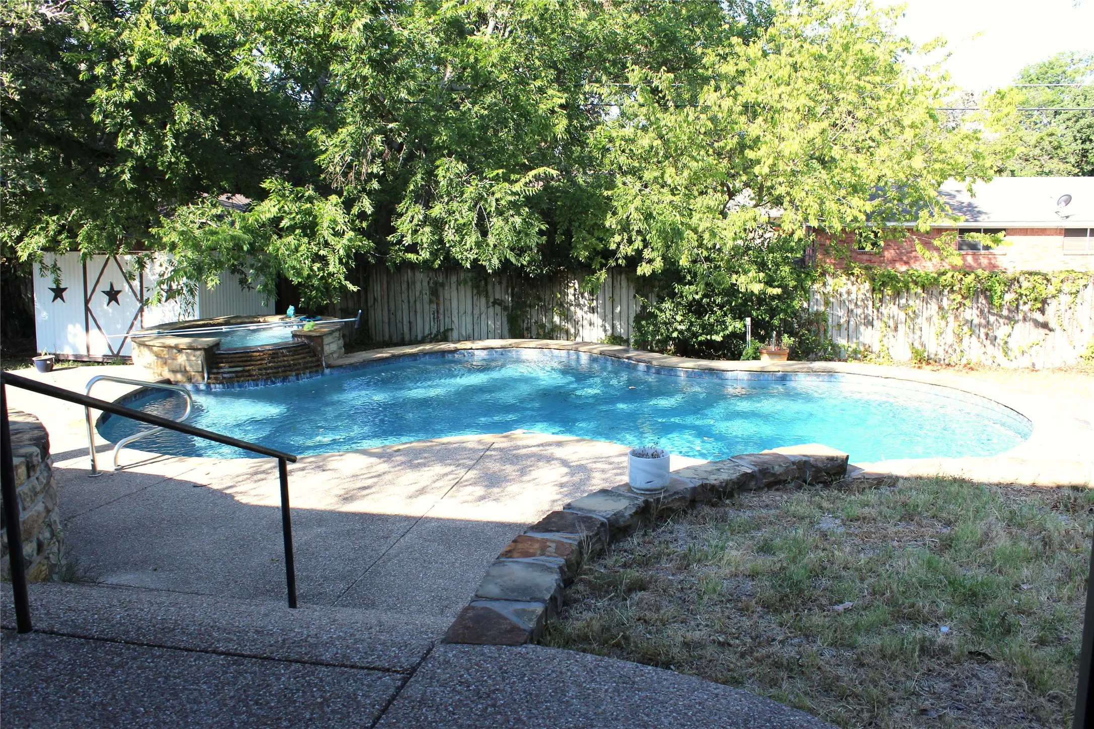 Single Family Residence For Sale in Erath County , 930 N Lydia Street, Stephenville, Texas 76401, 4 Bedroom, 3 Bathroom, 2 Garage spaces, 2,543 Sqft, built in 1979, mls#21355342, Real Estate Agent in Stephenville, Homes For Sale in Erath county, Homes For Sale in Stephenville, Realtor in Stephenville Texas, Real Estate Brokerage Independent Realty Texas, Luminita Cordes Realtor