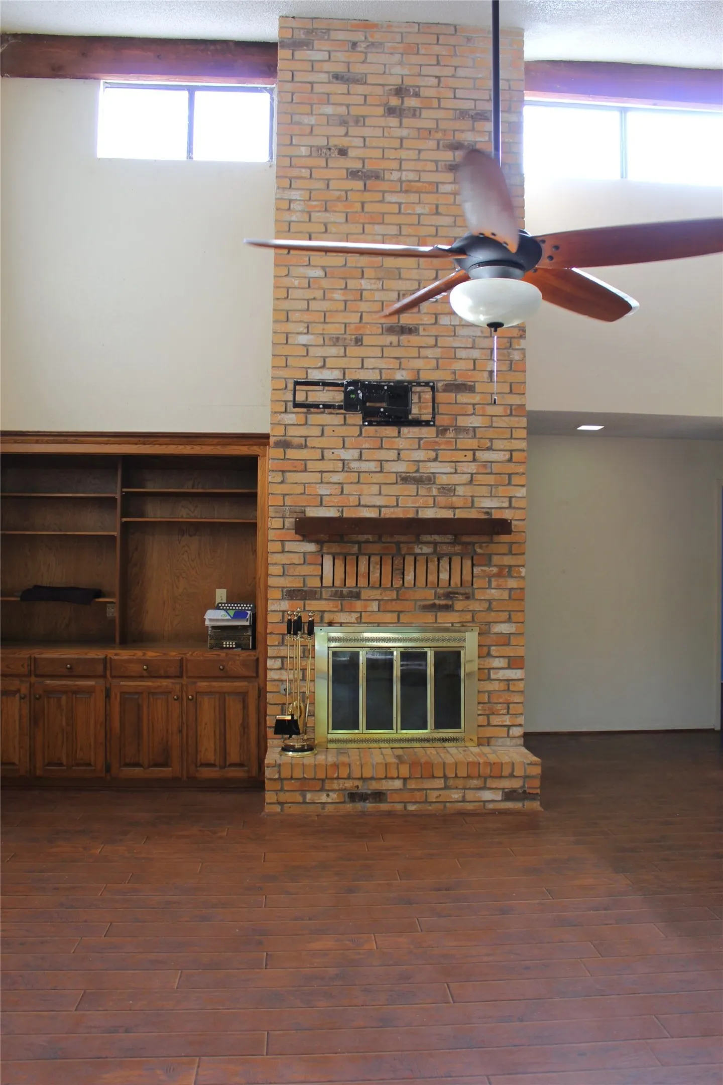Single Family Residence For Sale in Erath County , 930 N Lydia Street, Stephenville, Texas 76401, 4 Bedroom, 3 Bathroom, 2 Garage spaces, 2,543 Sqft, built in 1979, mls#21355342, Real Estate Agent in Stephenville, Homes For Sale in Erath county, Homes For Sale in Stephenville, Realtor in Stephenville Texas, Real Estate Brokerage Independent Realty Texas, Luminita Cordes Realtor