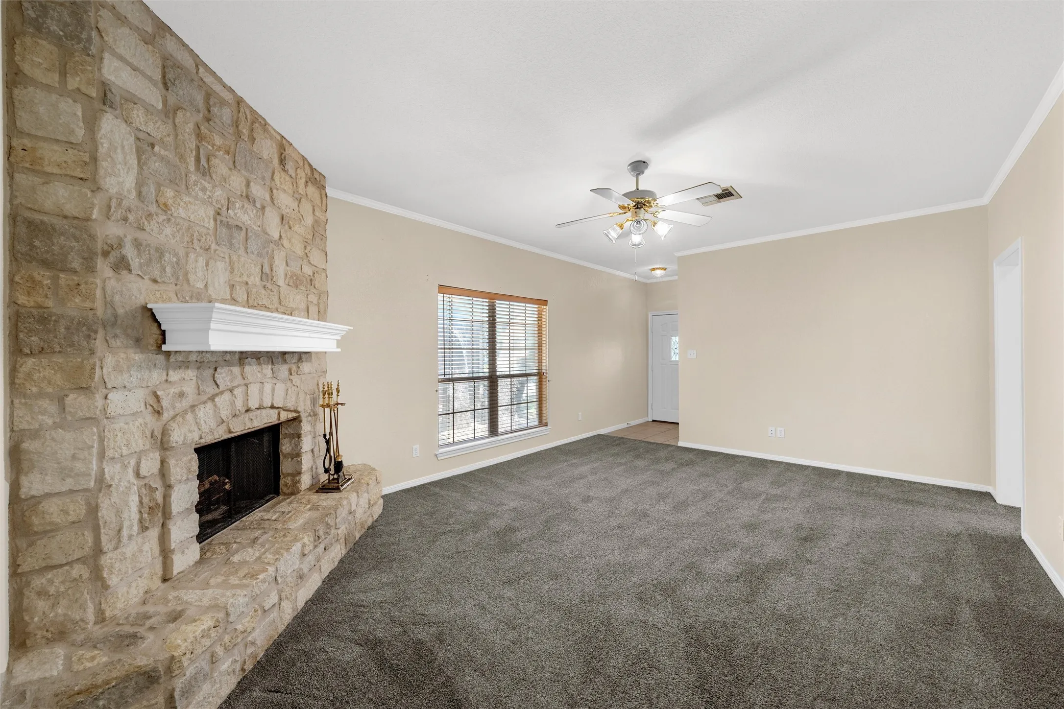 Townhouse For Sale in Mc Lennan County , 333 Old Mill Creek Drive, Woodway, Texas 76712, 3 Bedroom, 2 Bathroom, 2 Garage spaces, 1,380 Sqft, built in 2002, mls#21355307, Real Estate Agent in Woodway, Homes For Sale in Mc Lennan county, Homes For Sale in Woodway, Realtor in Woodway Texas, Real Estate Brokerage Independent Realty Texas, Luminita Cordes Realtor