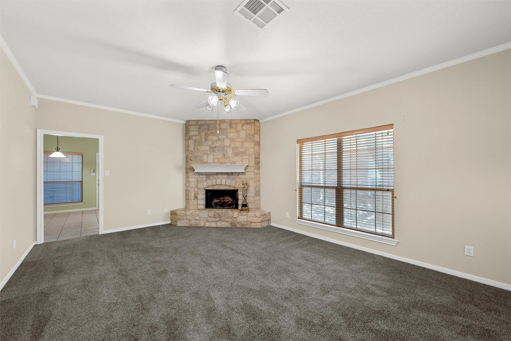 Townhouse For Sale in Mc Lennan County , 333 Old Mill Creek Drive, Woodway, Texas 76712, 3 Bedroom, 2 Bathroom, 2 Garage spaces, 1,380 Sqft, built in 2002, mls#21355307, Real Estate Agent in Woodway, Homes For Sale in Mc Lennan county, Homes For Sale in Woodway, Realtor in Woodway Texas, Real Estate Brokerage Independent Realty Texas, Luminita Cordes Realtor