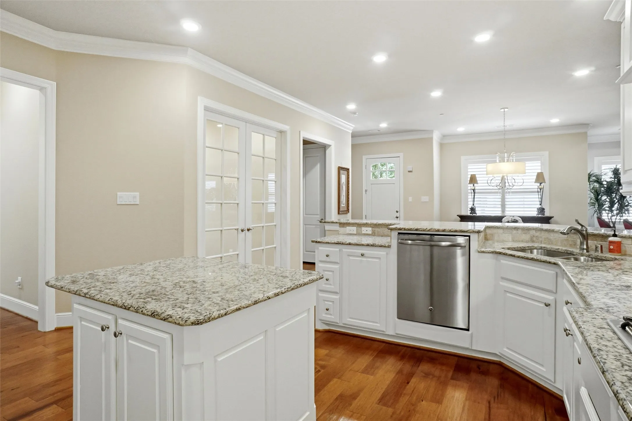 Condominium For Sale in Tarrant County , 365 Watermere Drive, Southlake, Texas 76092, 2 Bedroom, 3 Bathroom, 2 Garage spaces, 2,117 Sqft, built in 2015, mls#21355594, Real Estate Agent in Southlake, Homes For Sale in Tarrant county, Homes For Sale in Southlake, Realtor in Southlake Texas, Real Estate Brokerage Independent Realty Texas, Luminita Cordes Realtor