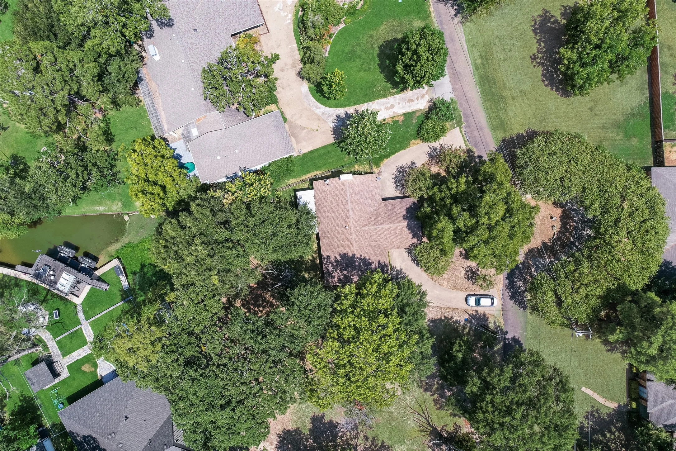 Single Family Residence For Sale in Henderson County , 110 LA Jolla Street, Mabank, Texas 75156, 3 Bedroom, 2 Bathroom, Garage spaces, 1,760 Sqft, built in 1981, mls#21355606, Real Estate Agent in Mabank, Homes For Sale in Henderson county, Homes For Sale in Mabank, Realtor in Mabank Texas, Real Estate Brokerage Independent Realty Texas, Luminita Cordes Realtor
