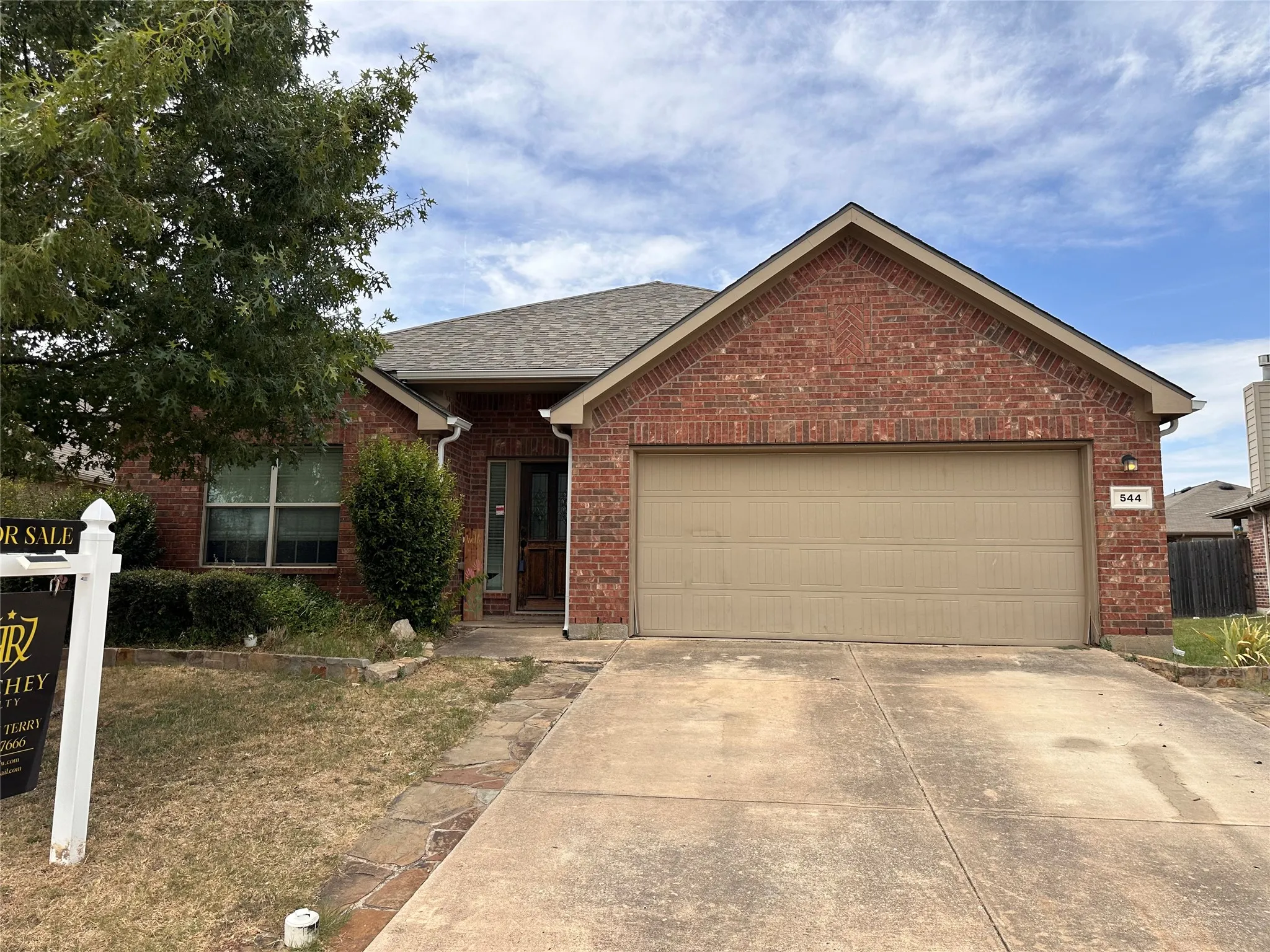 Single Family Residence For Sale in Tarrant County , 544 Bromeliad Drive, Fort Worth, Texas 76052, 3 Bedroom, 2 Bathroom, 2 Garage spaces, 1,796 Sqft, built in 2012, mls#21355608, Real Estate Agent in Fort Worth, Homes For Sale in Tarrant county, Homes For Sale in Fort Worth, Realtor in Fort Worth Texas, Real Estate Brokerage Independent Realty Texas, Luminita Cordes Realtor