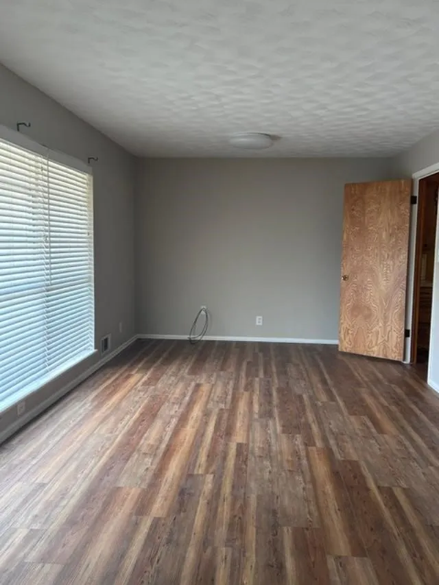 Single Family Residence For Sale in Grayson County , 904 Beasley Boulevard, Whitewright, Texas 75491, 3 Bedroom, 2 Bathroom, 2 Garage spaces, 1,560 Sqft, built in 1965, Price $335,000, mls#21355611, Real Estate Agent in Whitewright, Homes For Sale in Grayson county, Homes For Sale in Whitewright, Realtor in Whitewright Texas, Real Estate Brokerage Independent Realty Texas, Luminita Cordes Realtor