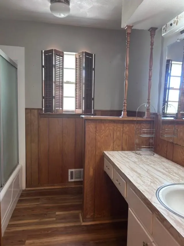 Single Family Residence For Sale in Grayson County , 904 Beasley Boulevard, Whitewright, Texas 75491, 3 Bedroom, 2 Bathroom, 2 Garage spaces, 1,560 Sqft, built in 1965, Price $335,000, mls#21355611, Real Estate Agent in Whitewright, Homes For Sale in Grayson county, Homes For Sale in Whitewright, Realtor in Whitewright Texas, Real Estate Brokerage Independent Realty Texas, Luminita Cordes Realtor