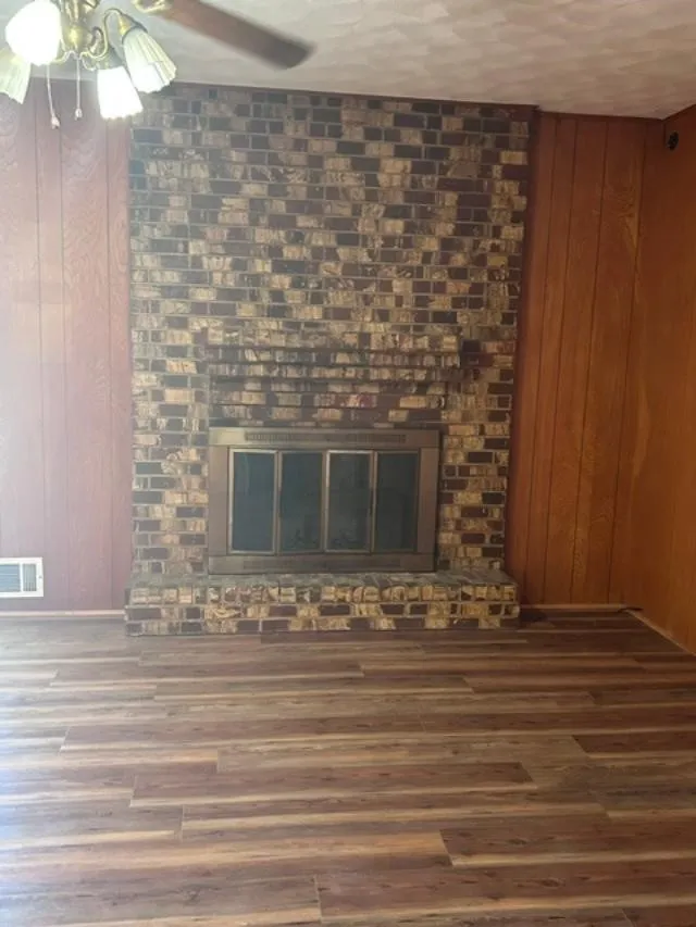 Single Family Residence For Sale in Grayson County , 904 Beasley Boulevard, Whitewright, Texas 75491, 3 Bedroom, 2 Bathroom, 2 Garage spaces, 1,560 Sqft, built in 1965, Price $335,000, mls#21355611, Real Estate Agent in Whitewright, Homes For Sale in Grayson county, Homes For Sale in Whitewright, Realtor in Whitewright Texas, Real Estate Brokerage Independent Realty Texas, Luminita Cordes Realtor