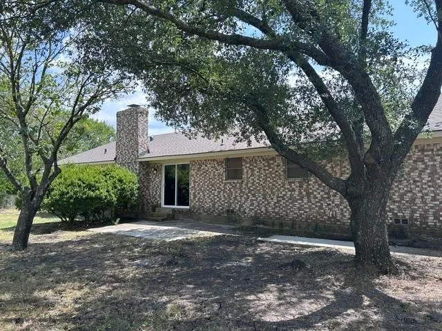 Single Family Residence For Sale in Grayson County , 904 Beasley Boulevard, Whitewright, Texas 75491, 3 Bedroom, 2 Bathroom, 2 Garage spaces, 1,560 Sqft, built in 1965, Price $335,000, mls#21355611, Real Estate Agent in Whitewright, Homes For Sale in Grayson county, Homes For Sale in Whitewright, Realtor in Whitewright Texas, Real Estate Brokerage Independent Realty Texas, Luminita Cordes Realtor