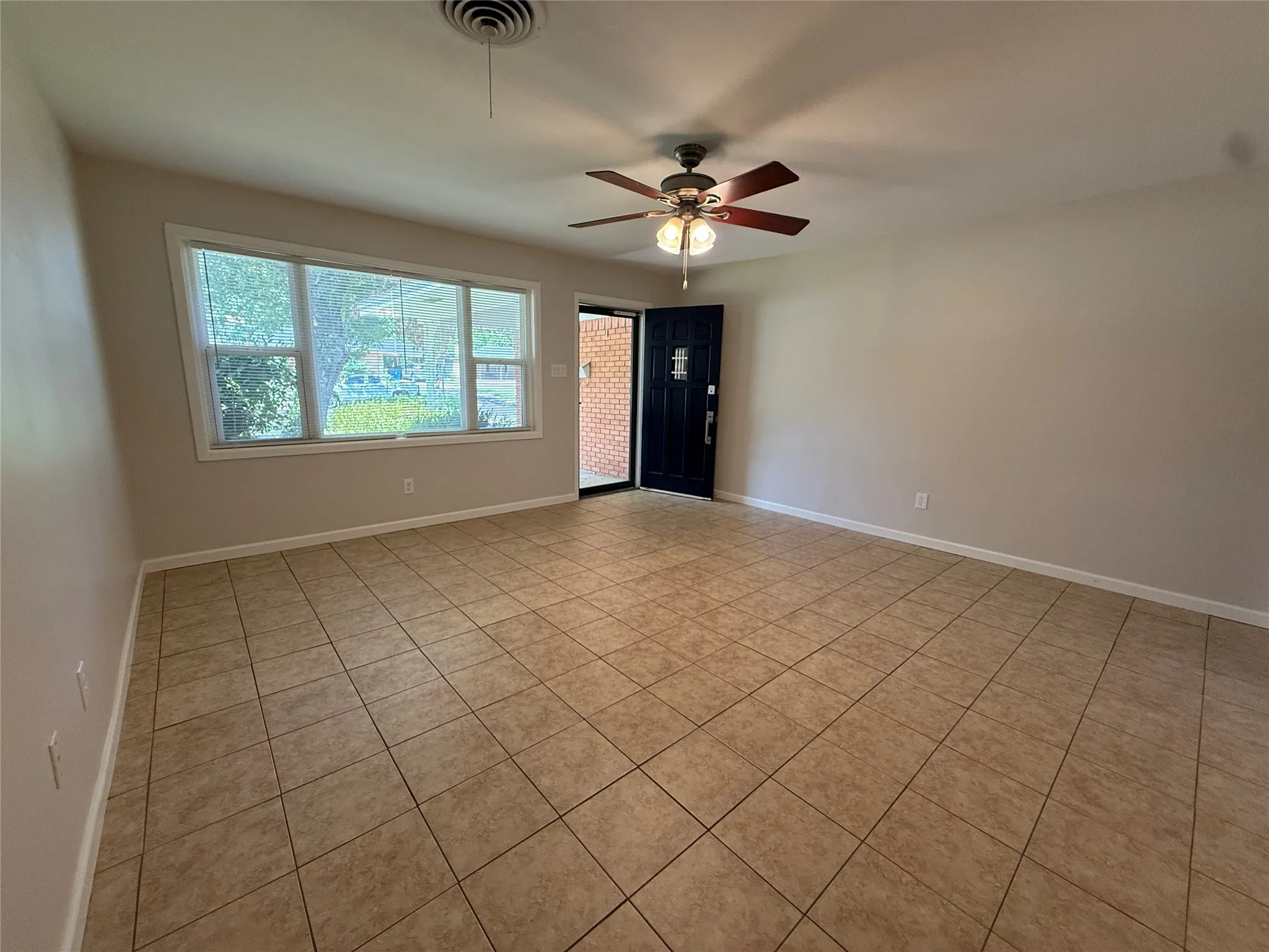 Single Family Residence For Rent in Navarro County , 1915 Fairfax Drive, Corsicana, Texas 75110, 3 Bedroom, 2 Bathroom, 2 Garage spaces, 1,564 Sqft, built in 1971, mls#21355603, Real Estate Agent in Corsicana, Homes For Rent in Navarro county, Homes For Rent in Corsicana, Realtor in Corsicana Texas, Real Estate Brokerage Independent Realty Texas, Luminita Cordes Realtor
