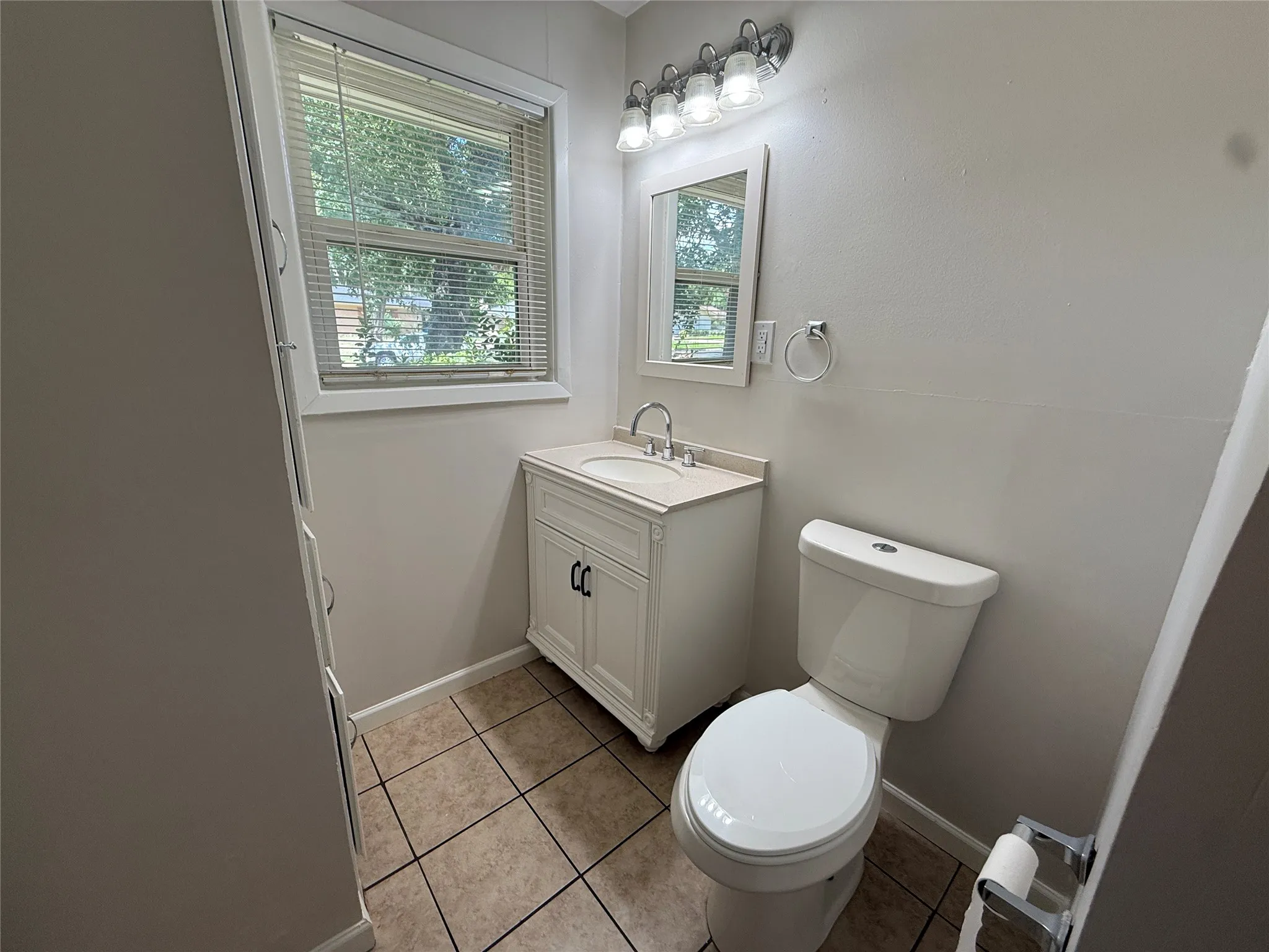 Single Family Residence For Rent in Navarro County , 1915 Fairfax Drive, Corsicana, Texas 75110, 3 Bedroom, 2 Bathroom, 2 Garage spaces, 1,564 Sqft, built in 1971, mls#21355603, Real Estate Agent in Corsicana, Homes For Rent in Navarro county, Homes For Rent in Corsicana, Realtor in Corsicana Texas, Real Estate Brokerage Independent Realty Texas, Luminita Cordes Realtor