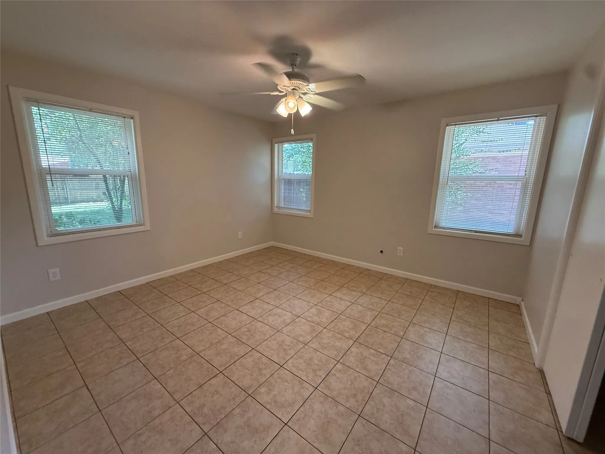 Single Family Residence For Rent in Navarro County , 1915 Fairfax Drive, Corsicana, Texas 75110, 3 Bedroom, 2 Bathroom, 2 Garage spaces, 1,564 Sqft, built in 1971, mls#21355603, Real Estate Agent in Corsicana, Homes For Rent in Navarro county, Homes For Rent in Corsicana, Realtor in Corsicana Texas, Real Estate Brokerage Independent Realty Texas, Luminita Cordes Realtor
