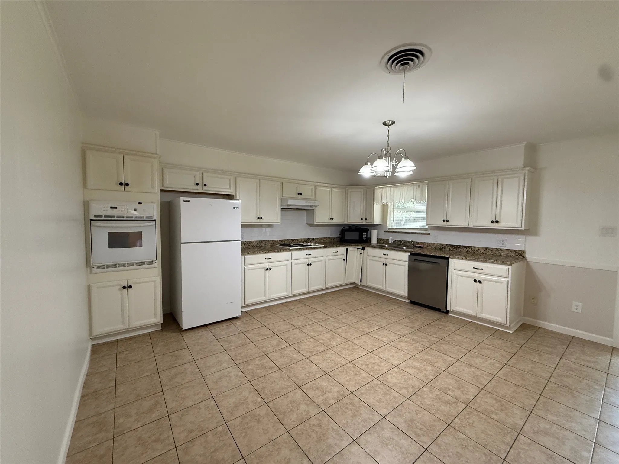 Single Family Residence For Rent in Navarro County , 1915 Fairfax Drive, Corsicana, Texas 75110, 3 Bedroom, 2 Bathroom, 2 Garage spaces, 1,564 Sqft, built in 1971, mls#21355603, Real Estate Agent in Corsicana, Homes For Rent in Navarro county, Homes For Rent in Corsicana, Realtor in Corsicana Texas, Real Estate Brokerage Independent Realty Texas, Luminita Cordes Realtor